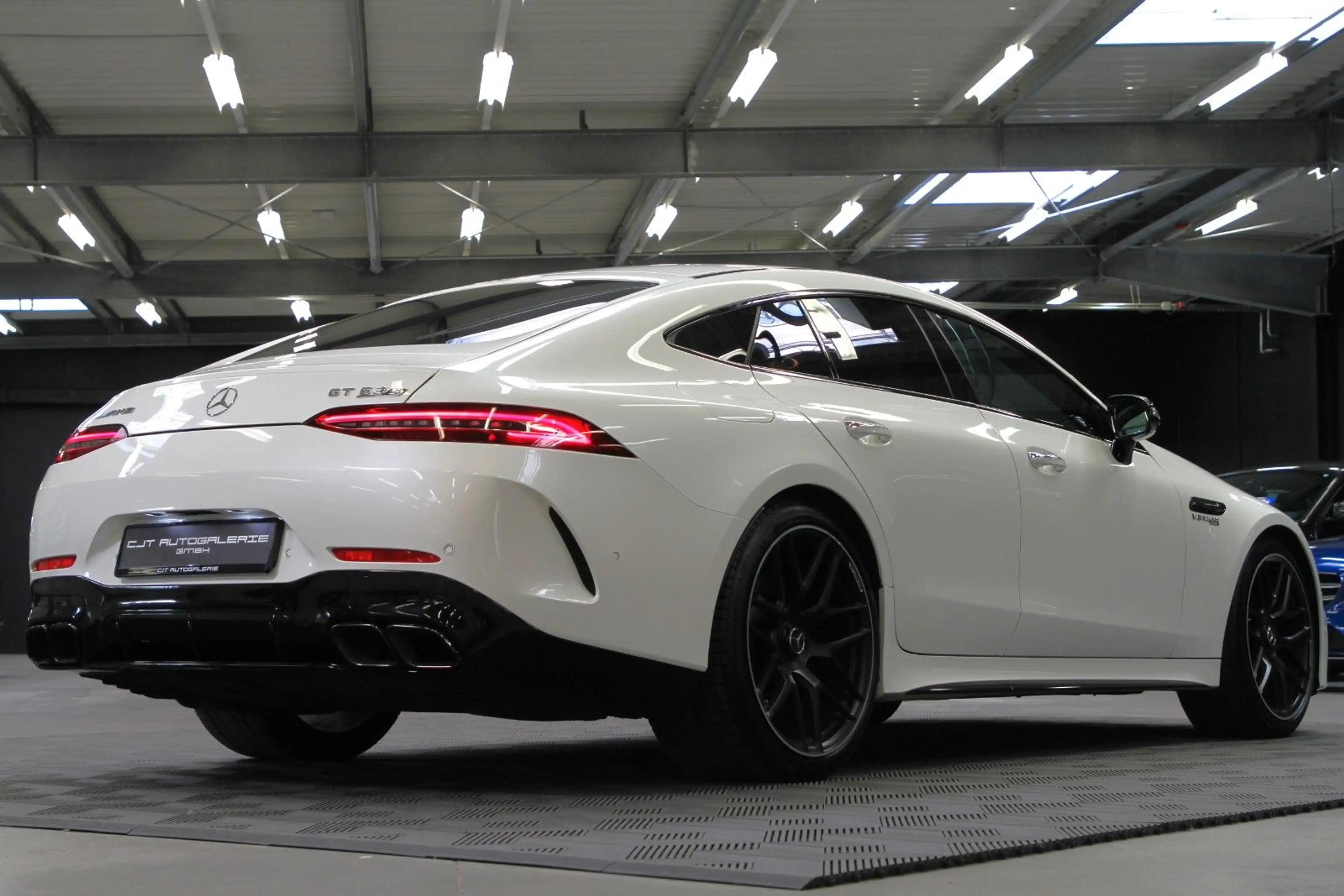 Mercedes-Benz AMG GT 63 S 4Matic+ Drivers / Massage / Burmester — photo 11