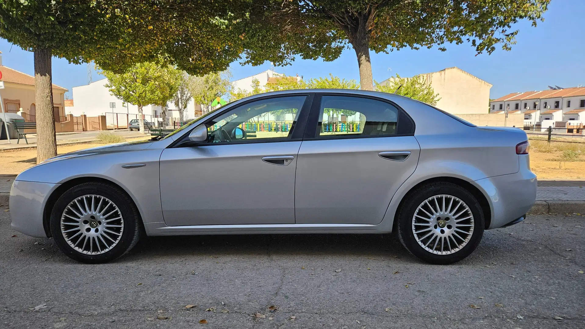 Alfa Romeo 159 Distinctive 159 1.9JTD Distinctive 120 Plateado - 1