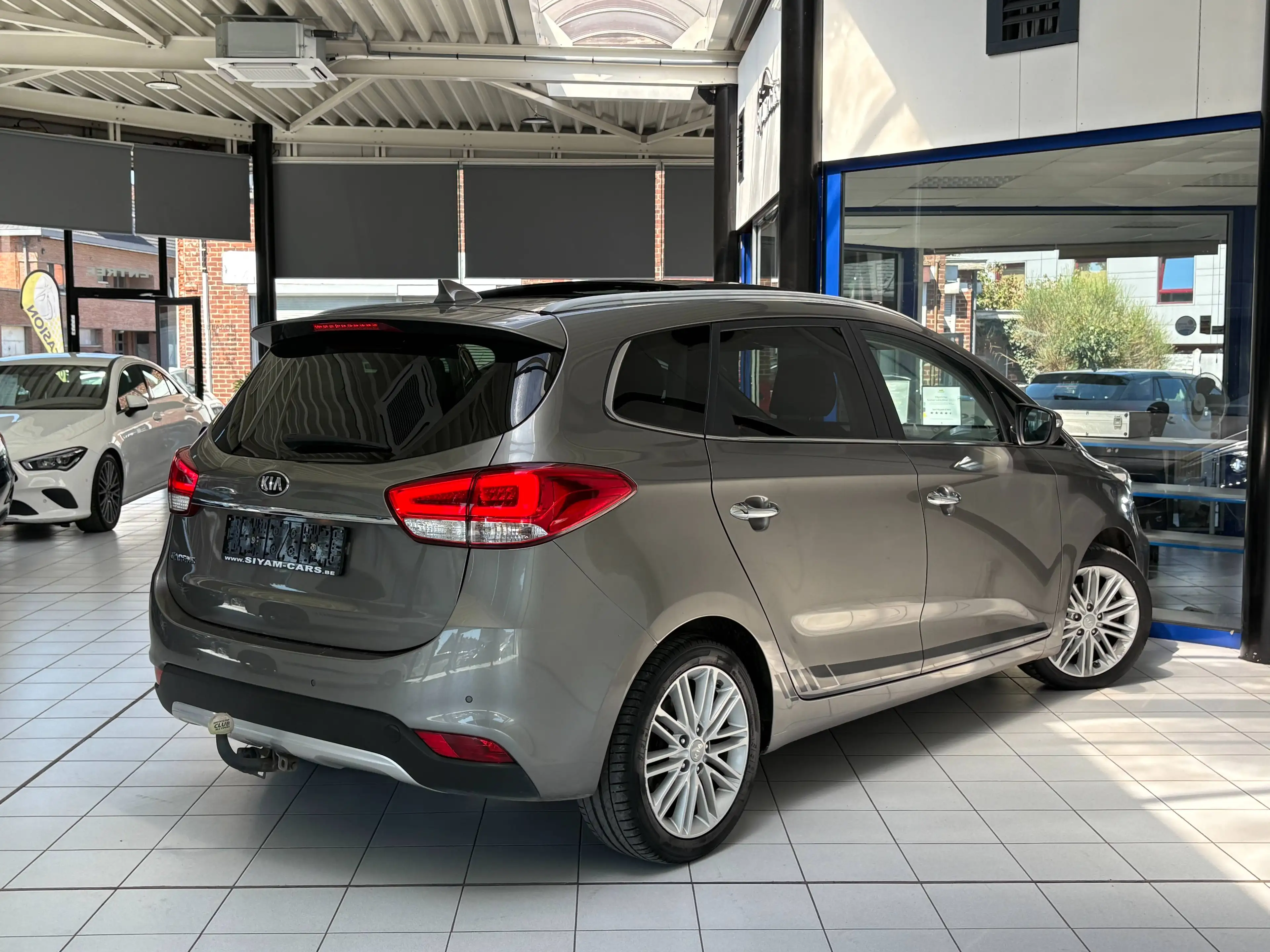 Kia Carens Carens 1.6i *7PL * XENON * TOIT * GPS * CAMERA * CARPLAY * JANTES * — photo 5