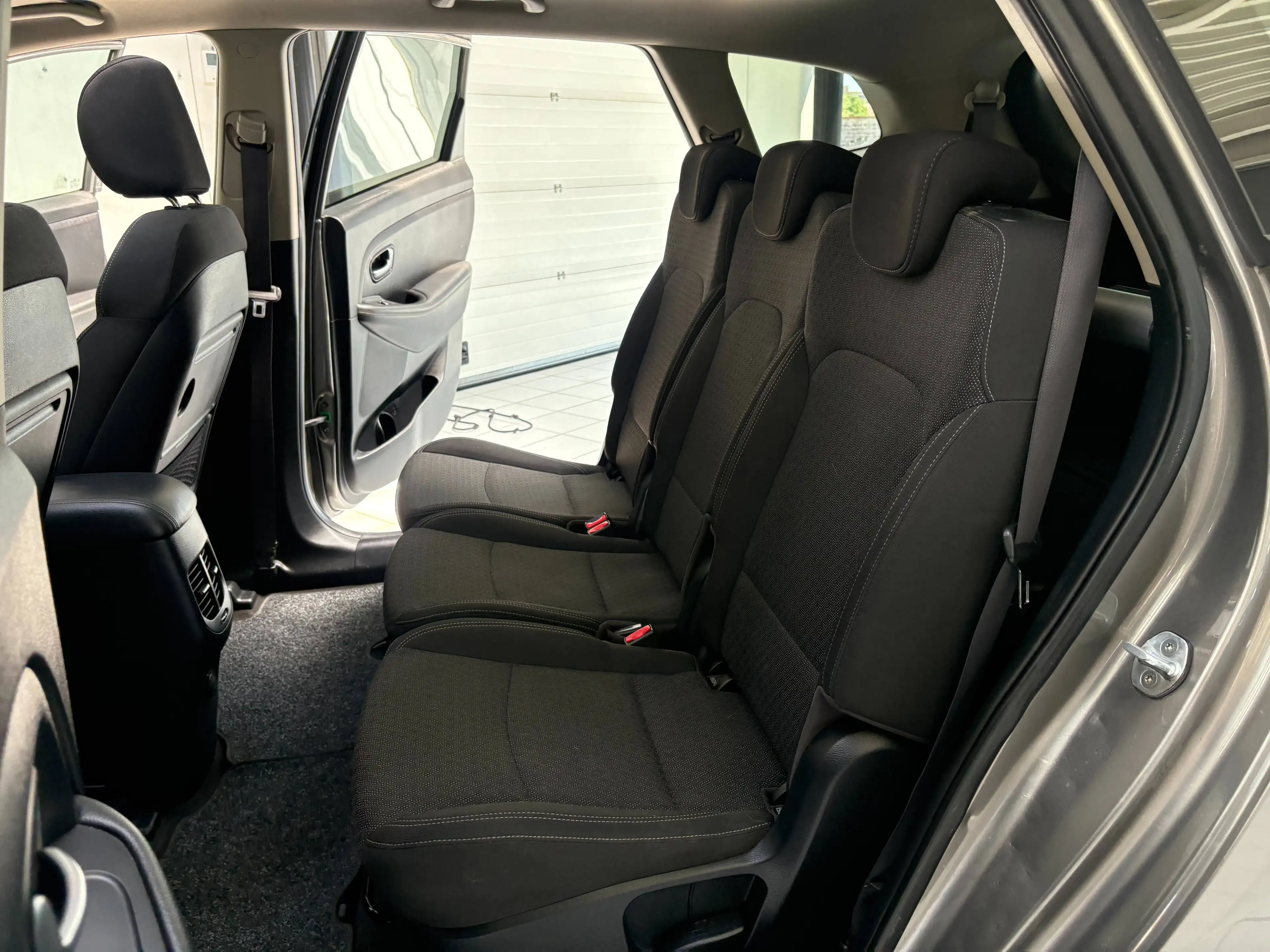 Kia Carens Carens 1.6i *7PL * XENON * TOIT * GPS * CAMERA * CARPLAY * JANTES * — photo 10