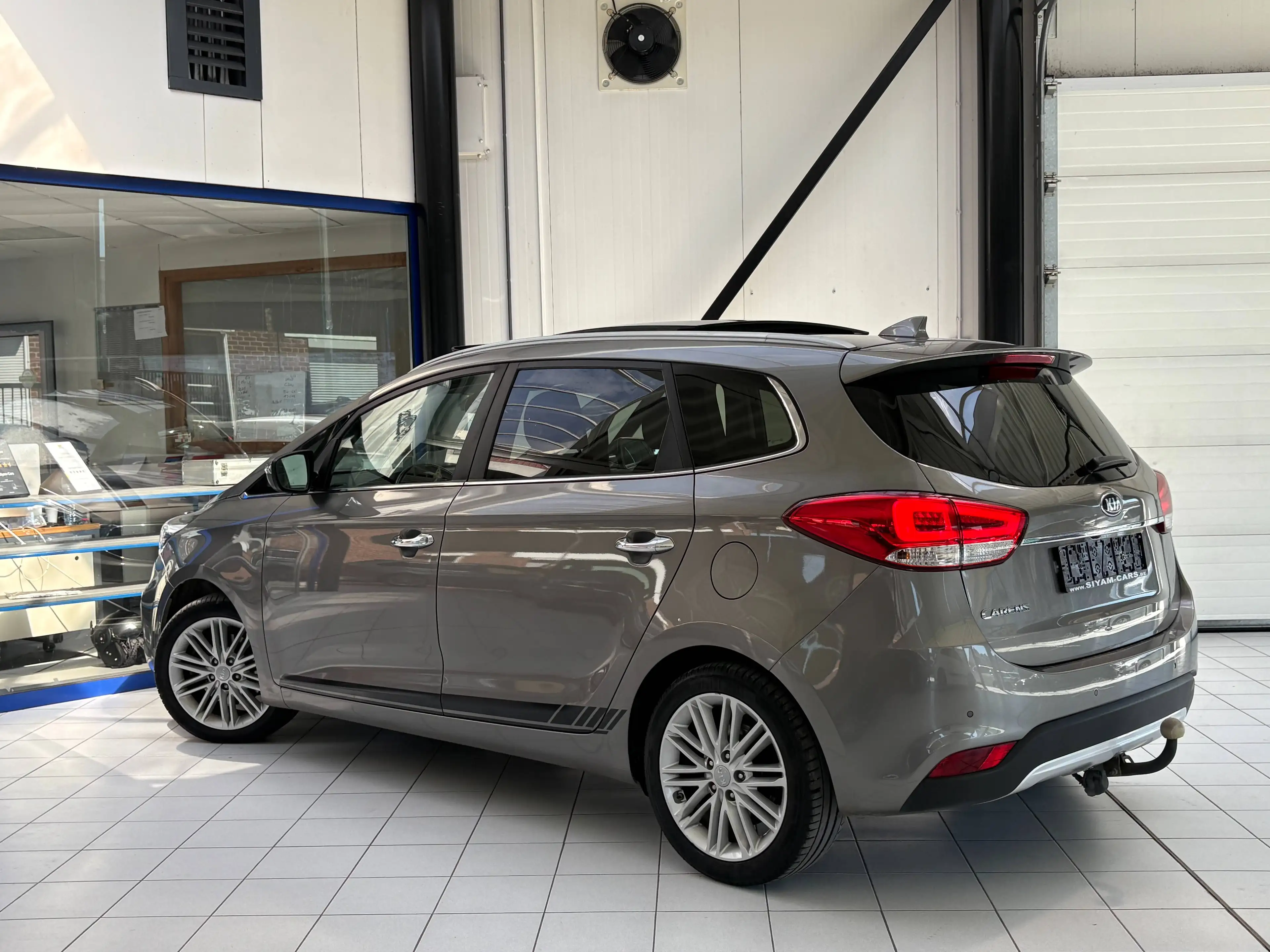 Kia Carens Carens 1.6i *7PL * XENON * TOIT * GPS * CAMERA * CARPLAY * JANTES * — photo 3