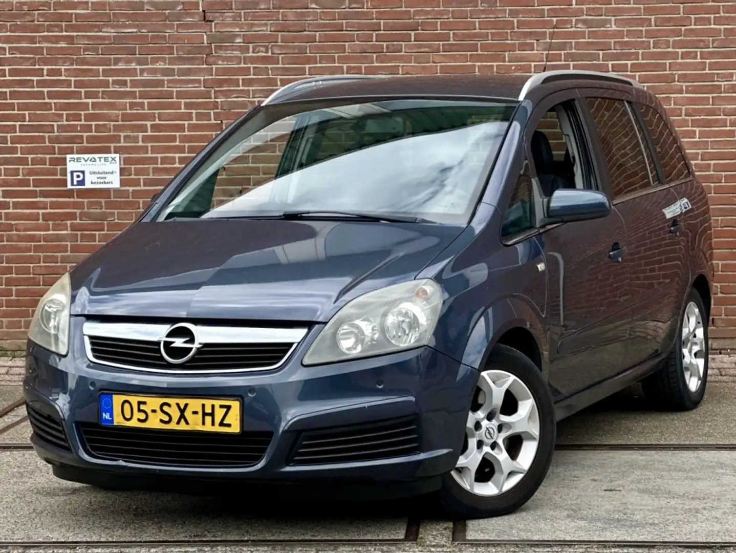 Opel Zafira 2.2 Cosmo |Automaat |Nieuwe APK |CruiseC |Clima Grijs - 1