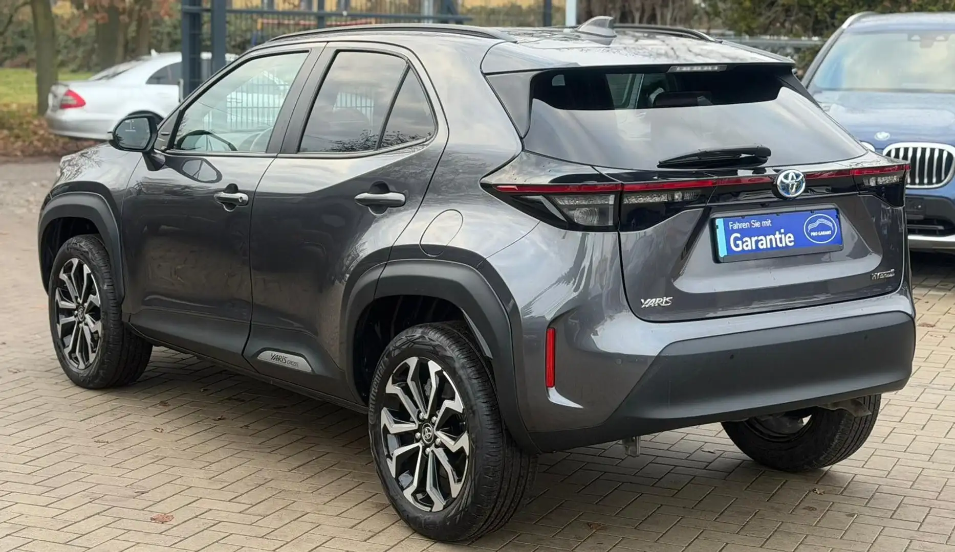 Toyota Yaris Cross Hybrid FWD Basis ACC*Kamera Gris - 2