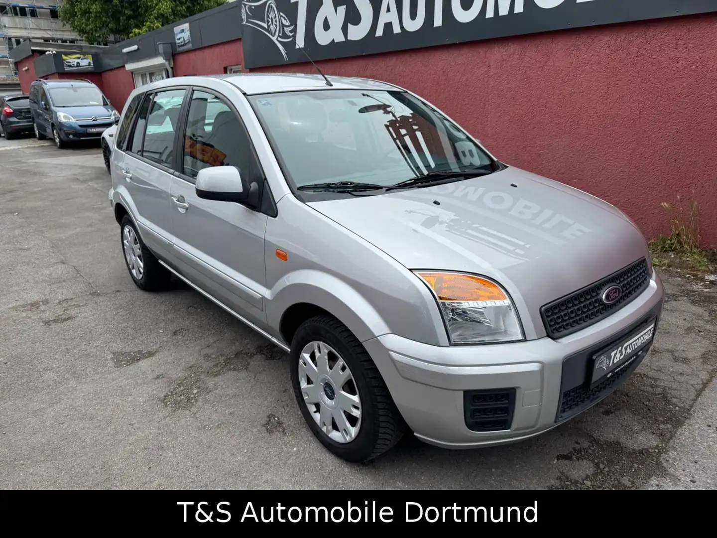 Ford Fusion 1.25 Style -Klima-Bluetooth-PDC- Plateado - 2