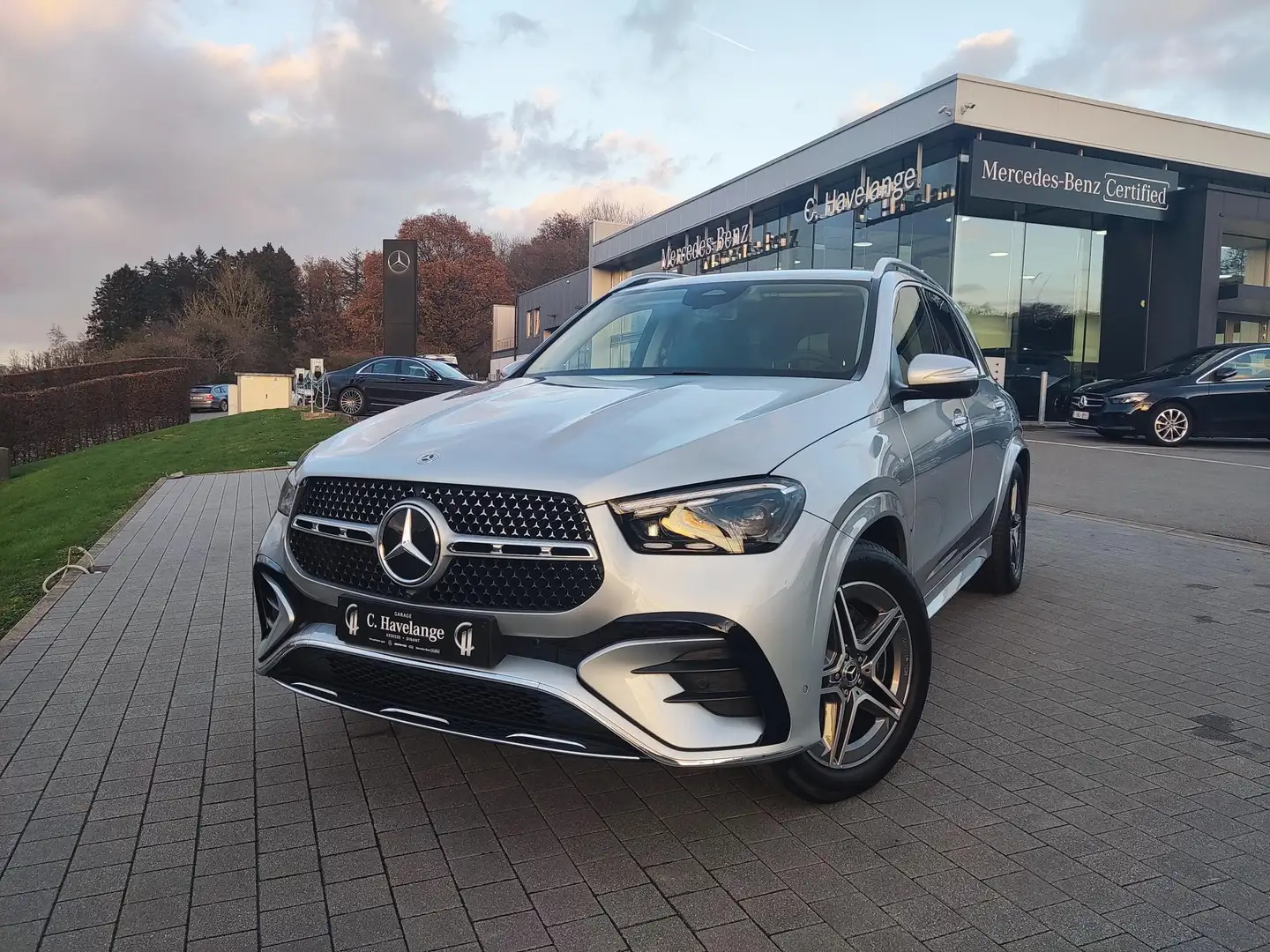Mercedes-Benz GLE 350 de 4MATIC AMG Line Grijs - 1