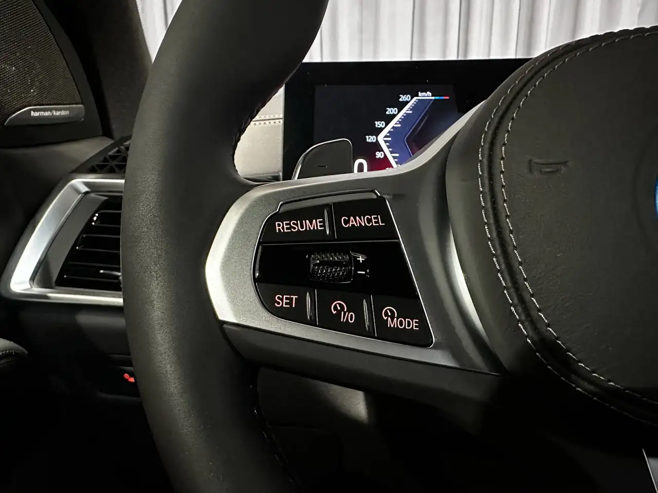 BMW X5 PHEV 3.0AS xDrive50e *M-SPORTPAKKET*22"ALU*HARMAN KARDON*EL.TREKHAAK*KEYLESS*FULL LED*MEMORY*, миниатюра 17