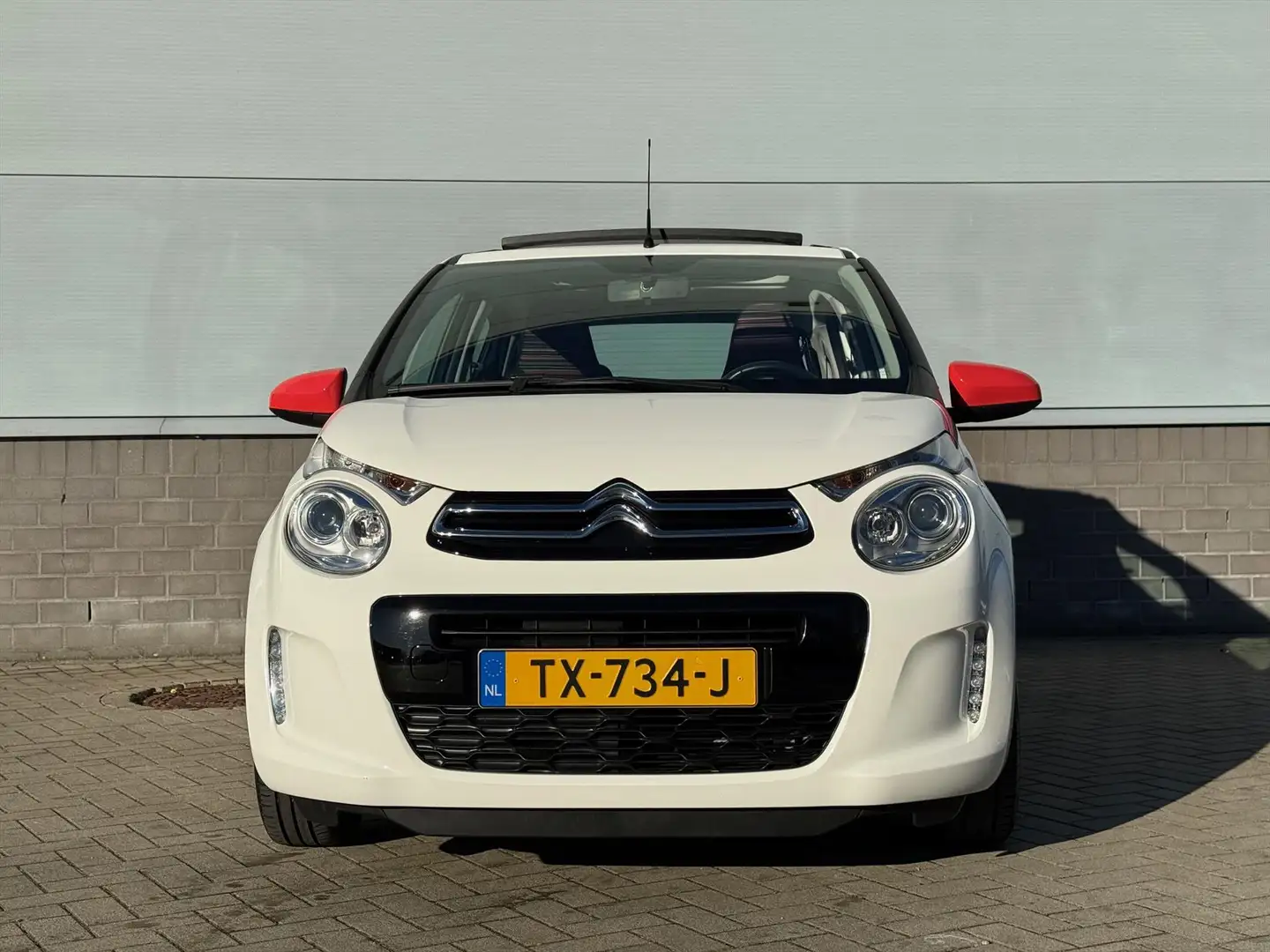 Citroen C1 1.0 VTi 72PK 5-deurs Airscape Shine Automaat | Cab Weiß - 2