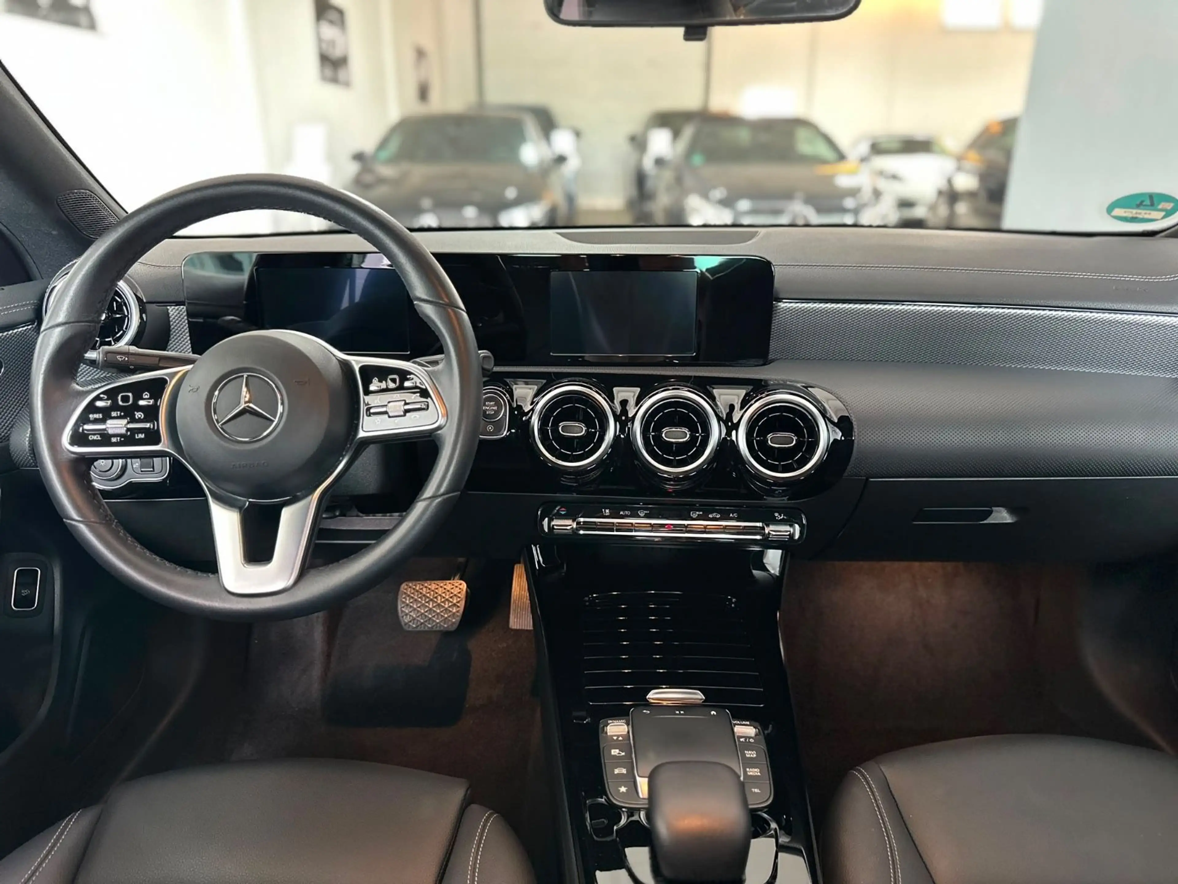 Mercedes-Benz CLA 200 d 8G-DCT 1.Hand Voll-Service EURO6 Leder — photo 11