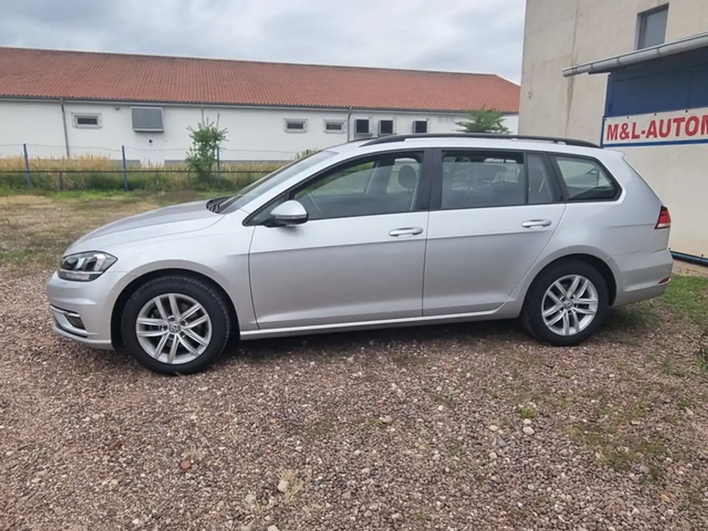 Volkswagen Golf Variant VII Automatik DSG MASSAGE NAVI 1.Hd Grau - 2