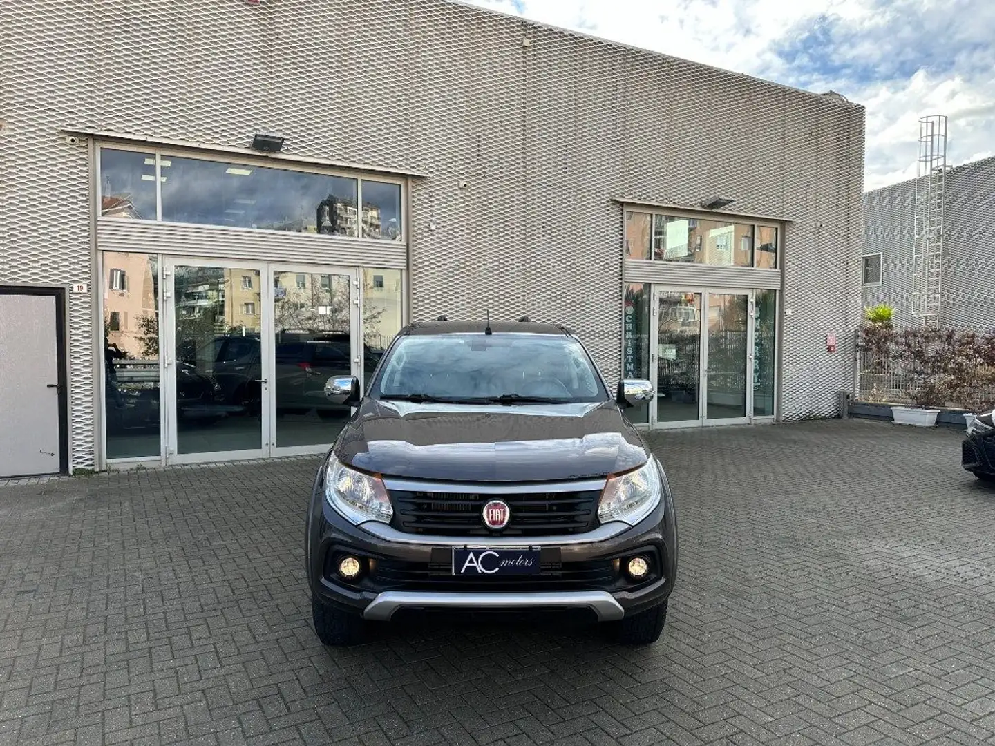 Fiat Fullback 2.4 180CV Doppia Cabina aut. LX Plus Gri - 1