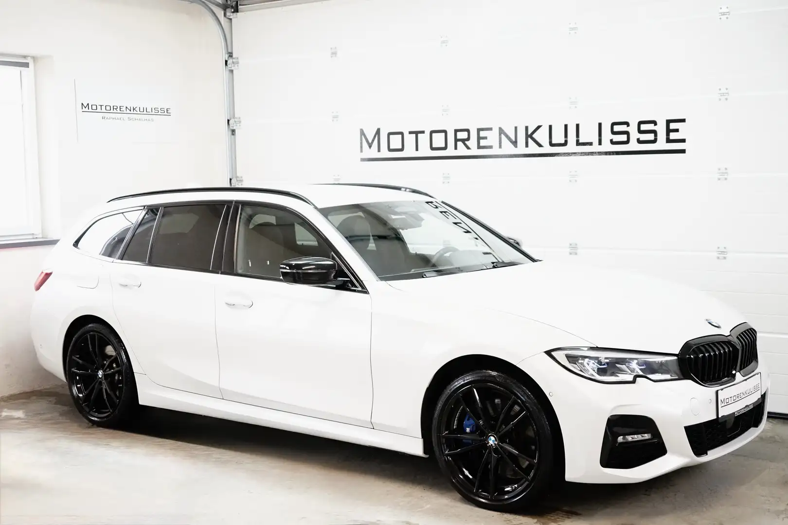 BMW 330 330e xDrive Touring M Sport Aut AHK - HeadUp - H/K Bianco - 1