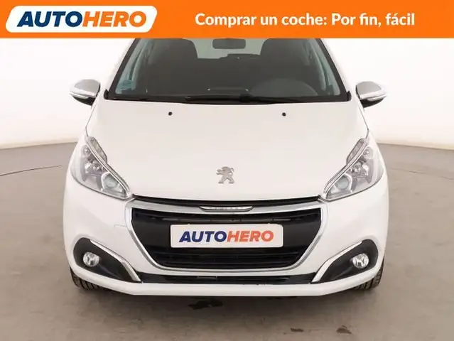 Peugeot 208 view 9