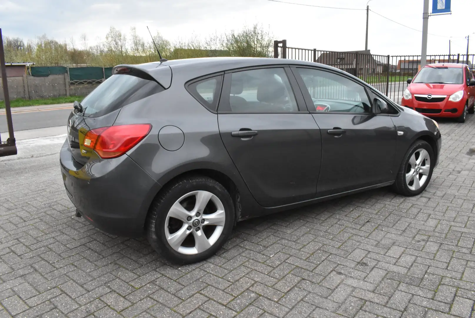 Opel Astra 1.7 CDTi ecoFLEX Cosmo / Airco Gris - 2