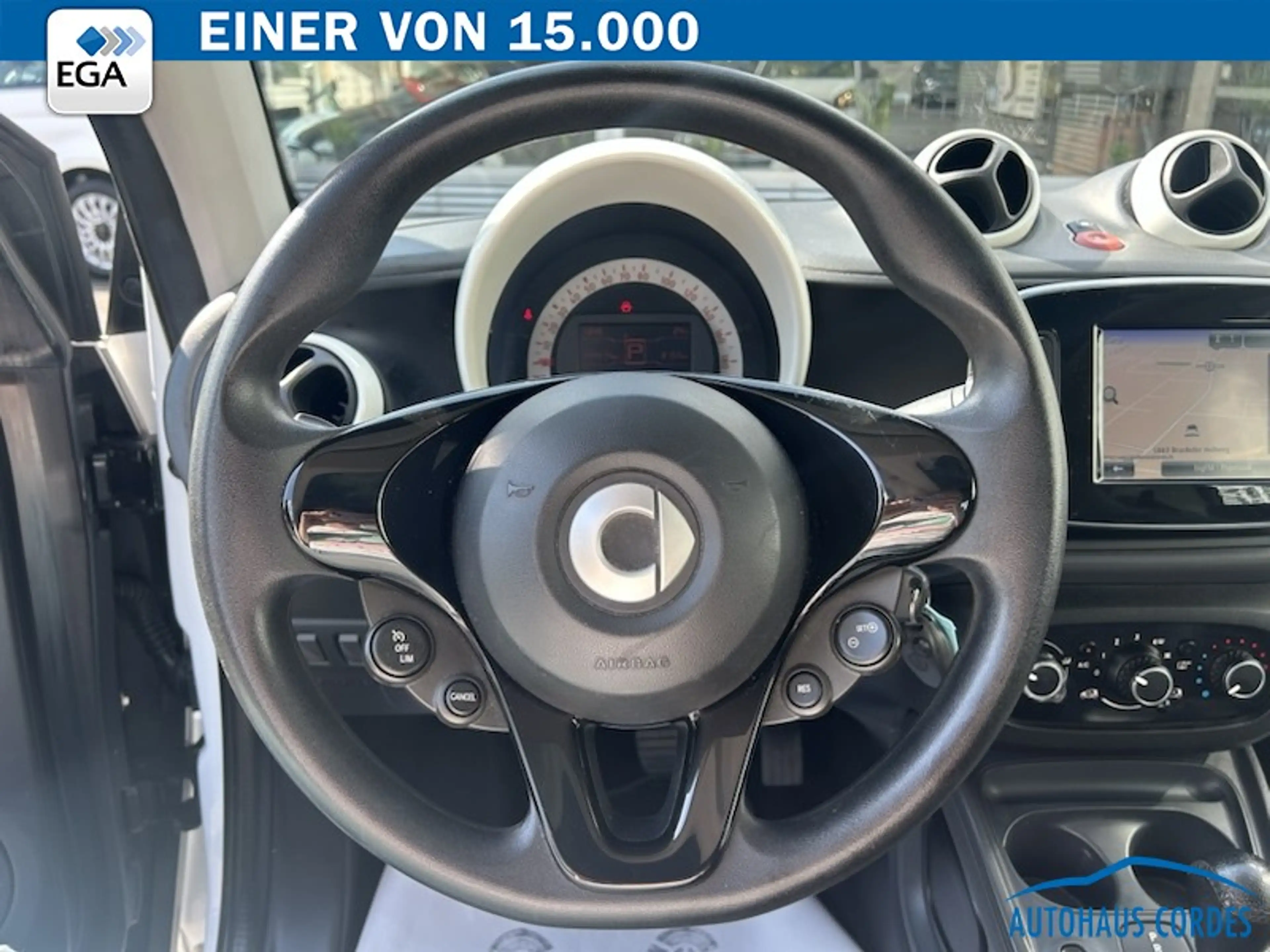smart forTwo COUPE TWINAMIC KLIMA*PANORAMAD*LEDER*SHZG*NAVI — photo 9