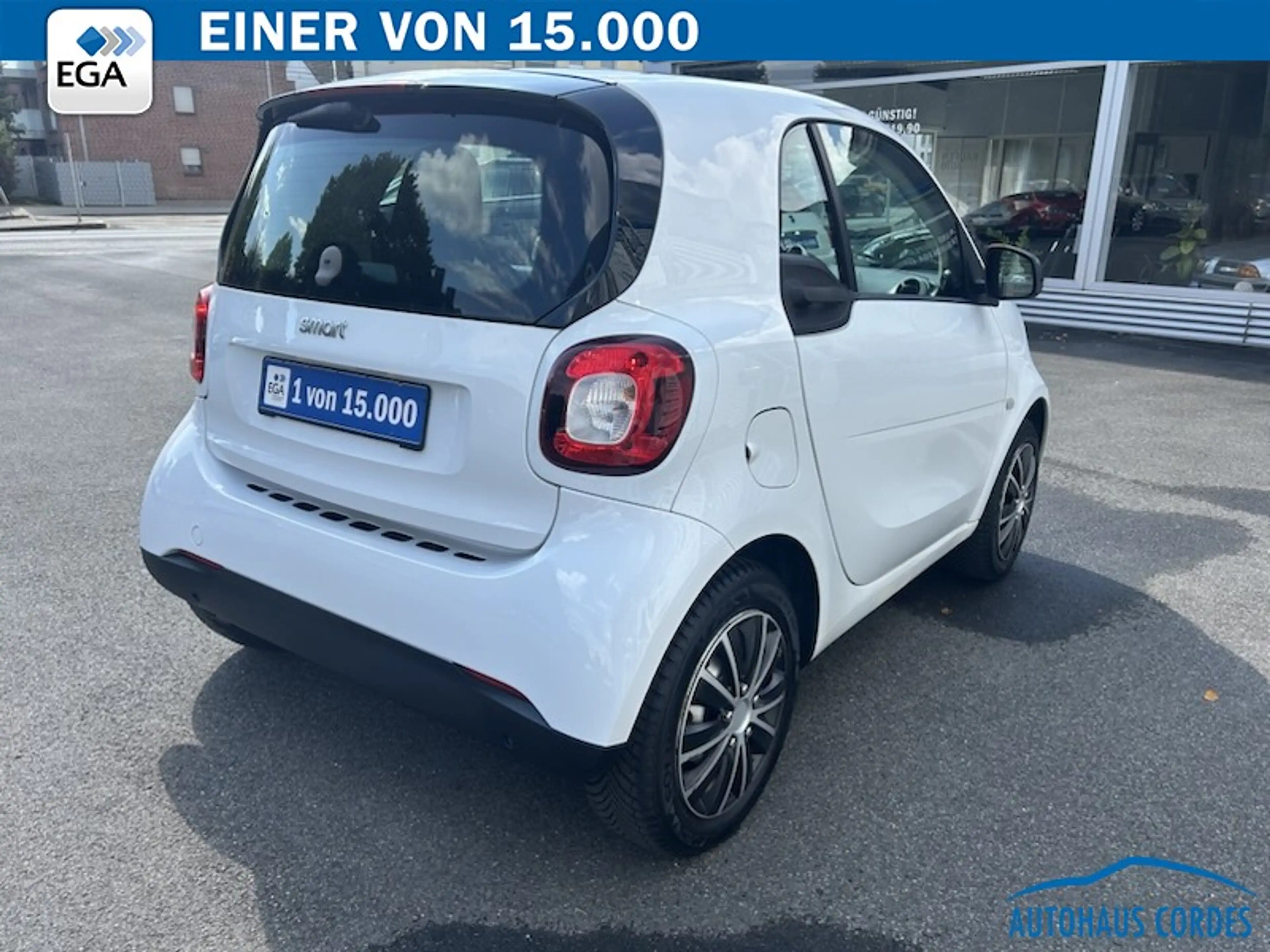 smart forTwo COUPE TWINAMIC KLIMA*PANORAMAD*LEDER*SHZG*NAVI — photo 4