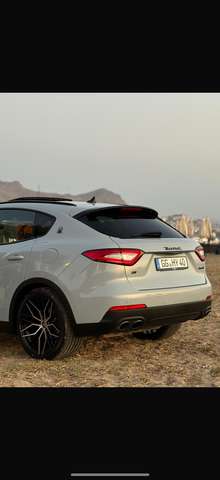 Imagine Maserati Levante Q4 GranSport