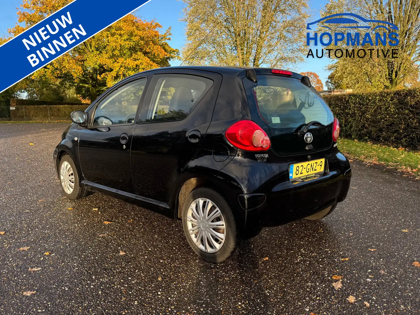 Toyota Aygo 1.0 12V | 5-deurs | Airco Zwart - 1