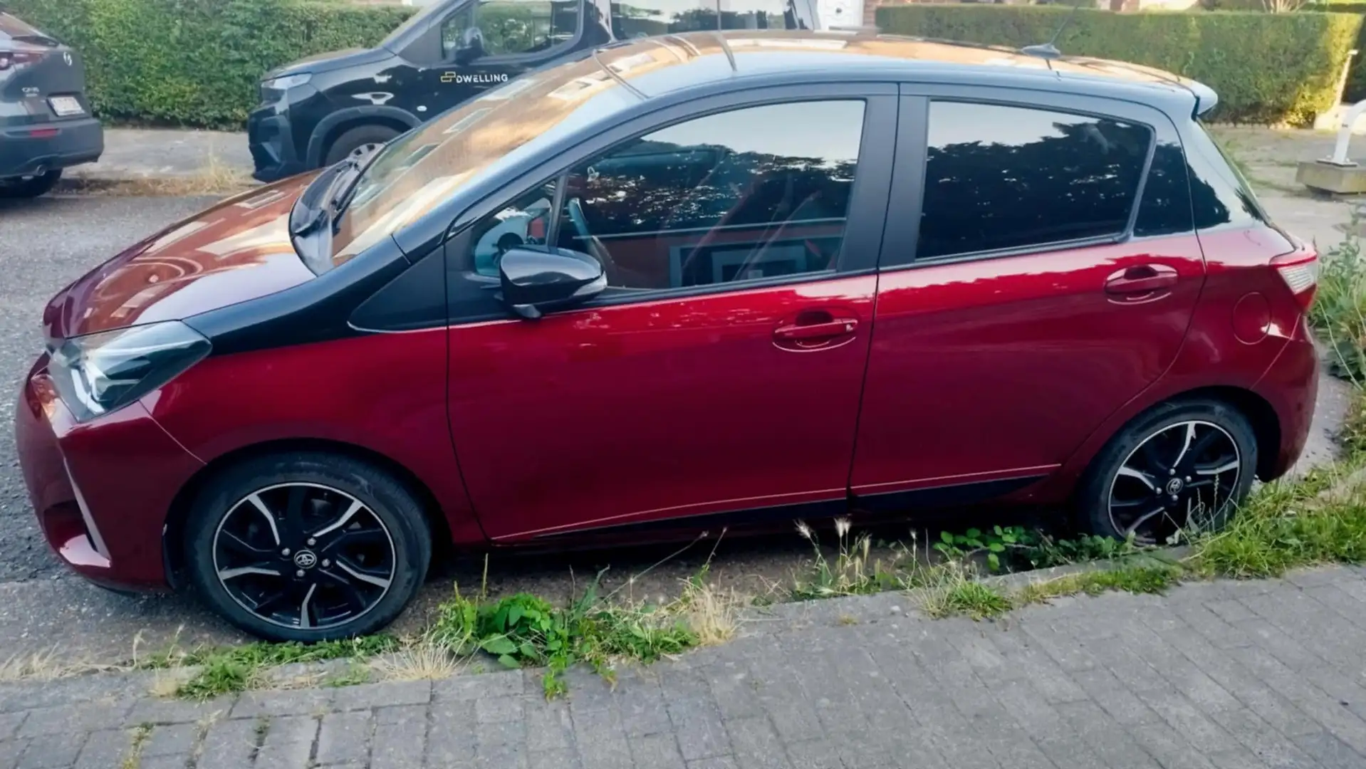 Toyota Yaris hybride essence 1500 Rood - 1