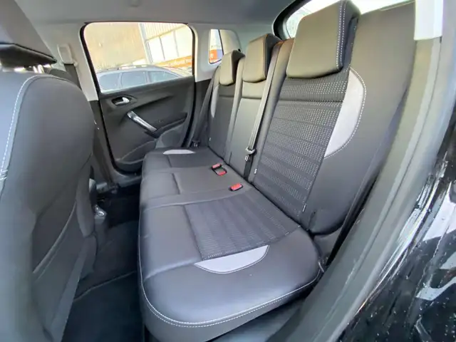Peugeot 2008 view 6