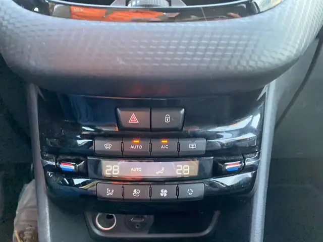 Peugeot 2008 view 15