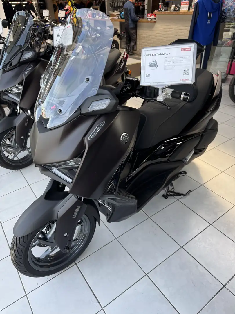Yamaha X-Max 300 Tech Max + Hnědá - 1