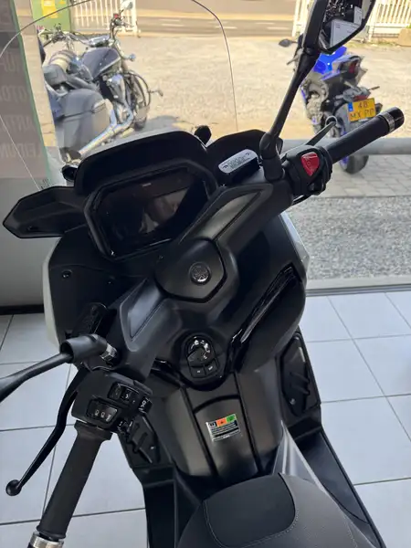 Yamaha X-Max 300 - foto 3