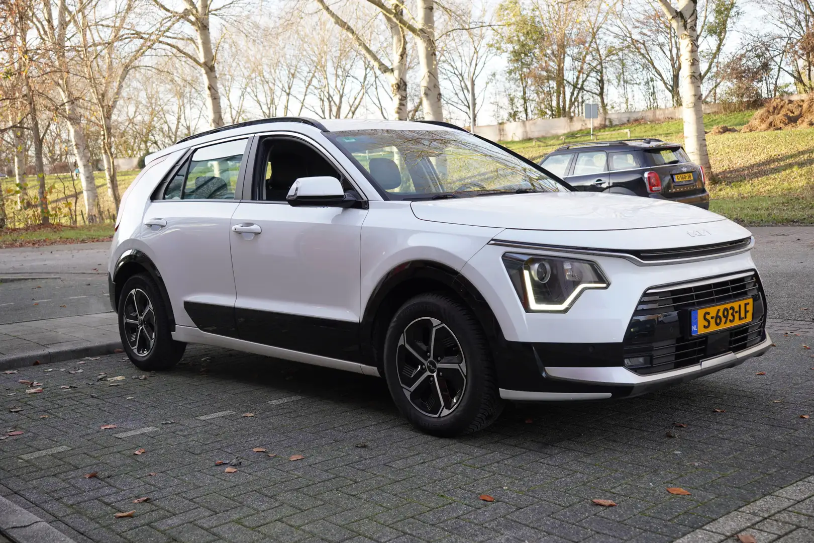 Kia Niro 1.6 GDi Hybrid ExecutiveLine / BTW / Led / Co Pilo Weiß - 2