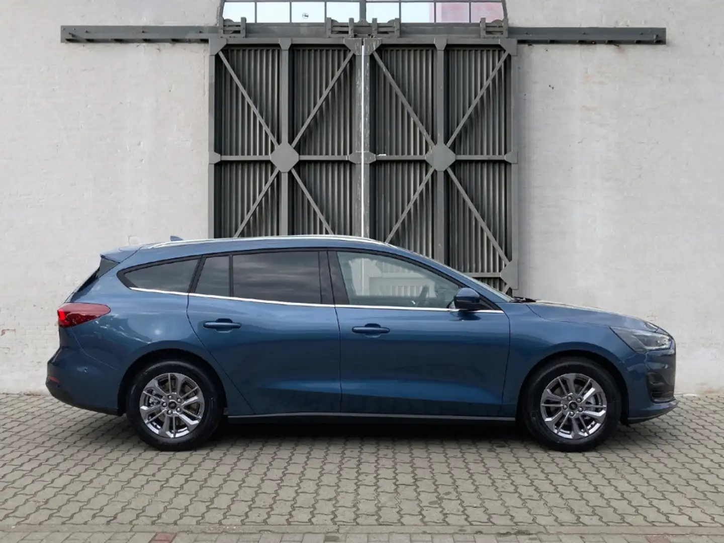 Ford Focus Turnier Titanium X LED ACC El. Heckklappe Apple Ca Blau - 2