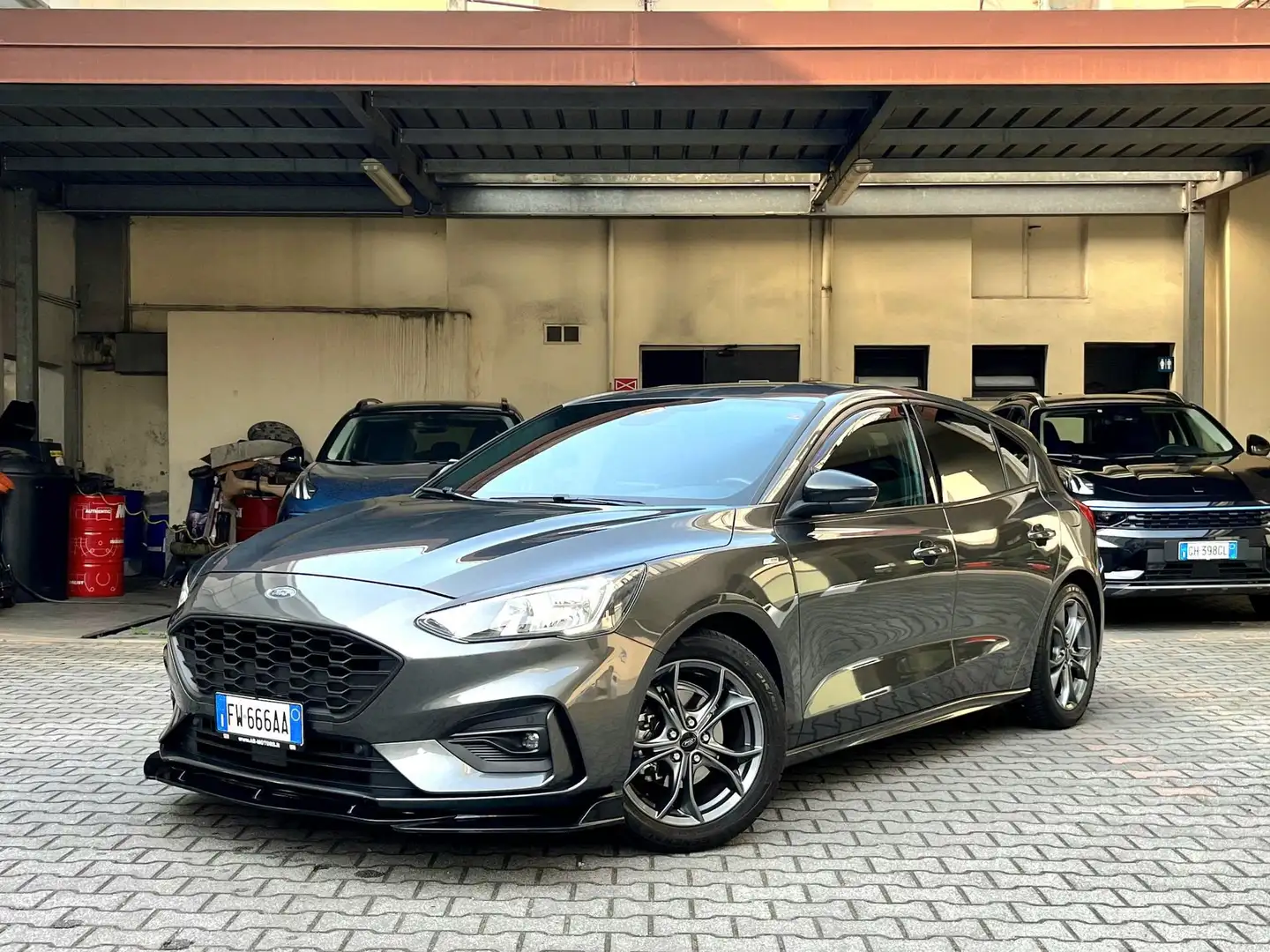 Ford Focus 1.0 EcoBoost 125 CV Start&Stop ST Line Grigio - 1