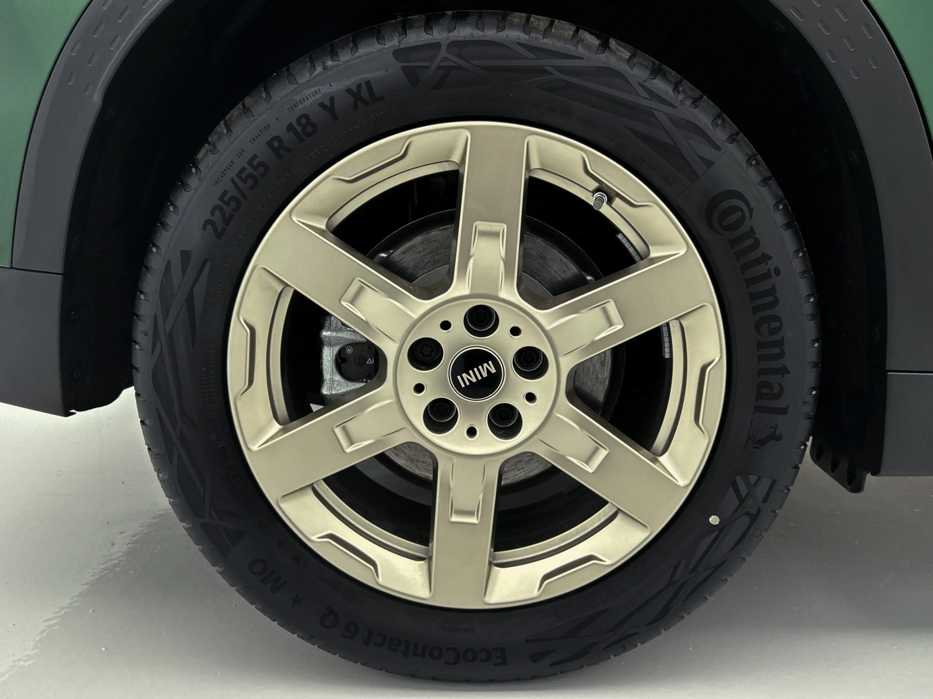 MINI Countryman E / Favoured / Pakket S / 18" Asteroid Spoke vibrant — photo 8