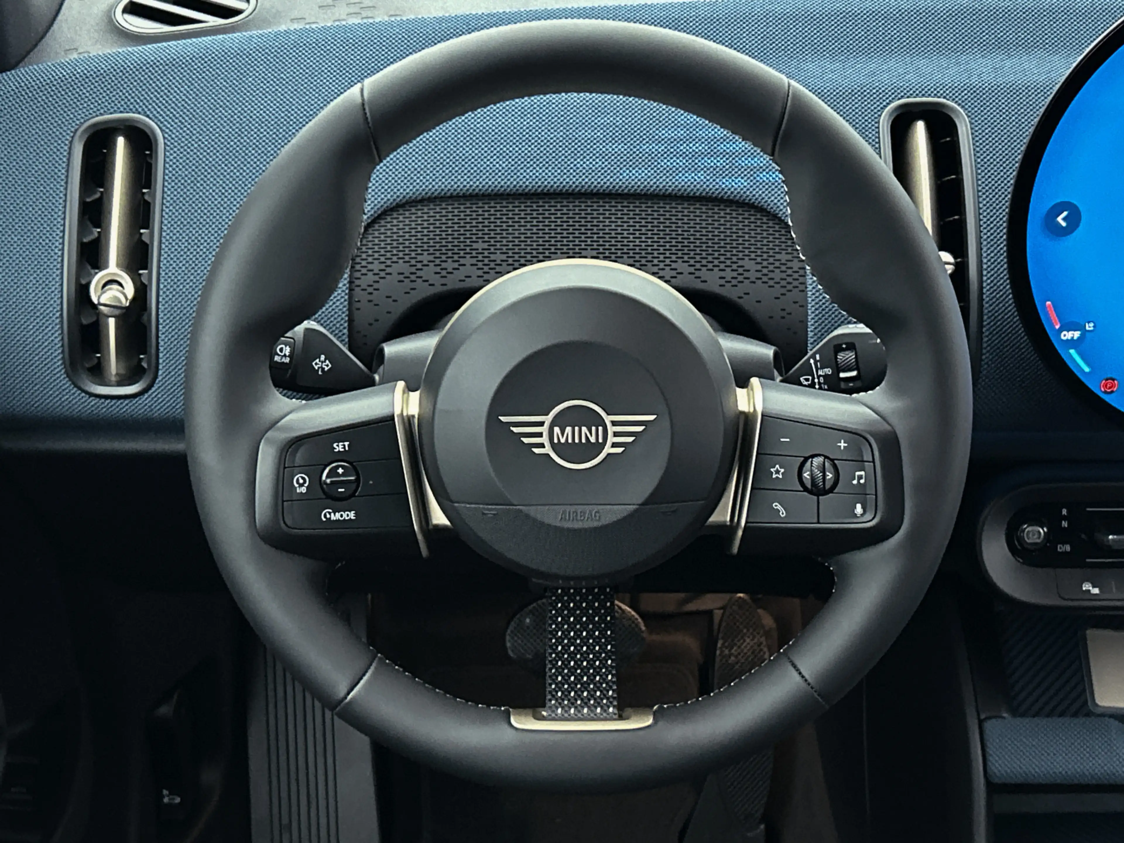 MINI Countryman E / Favoured / Pakket S / 18" Asteroid Spoke vibrant — photo 12