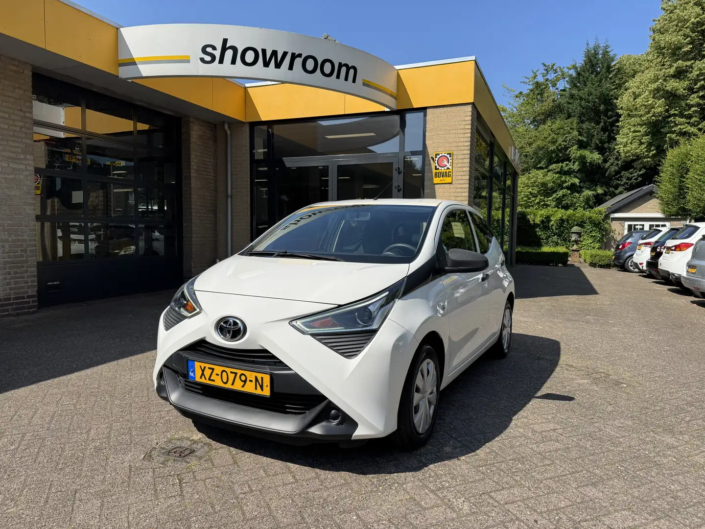 Toyota Aygo 1.0 VVT-i x 5drs Weiß - 1