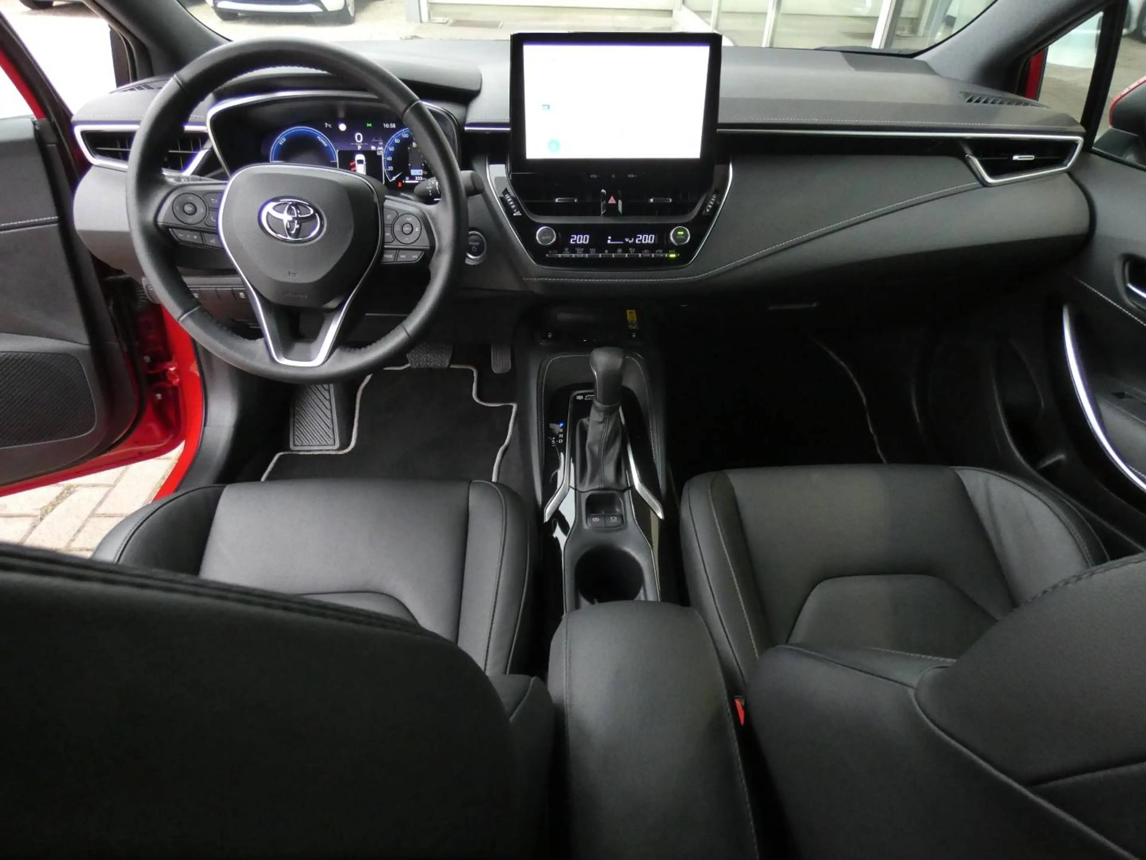 Toyota Corolla 2.0 Hybrid 196pk Premium +ZWART LEDER +Trekhaak +Sportzetels +Dodehoek +Elektrische koffer — photo 13
