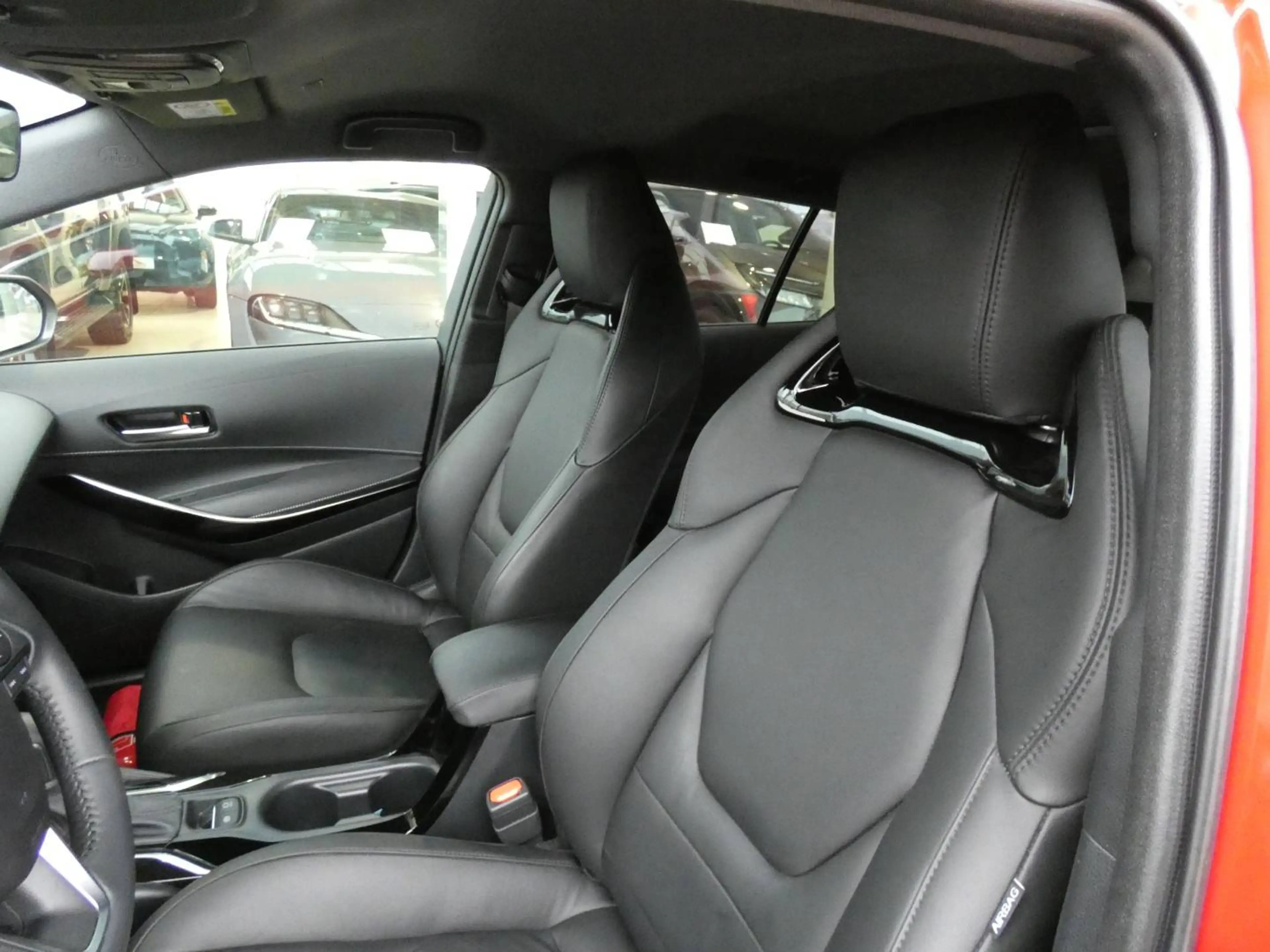 Toyota Corolla 2.0 Hybrid 196pk Premium +ZWART LEDER +Trekhaak +Sportzetels +Dodehoek +Elektrische koffer — photo 9