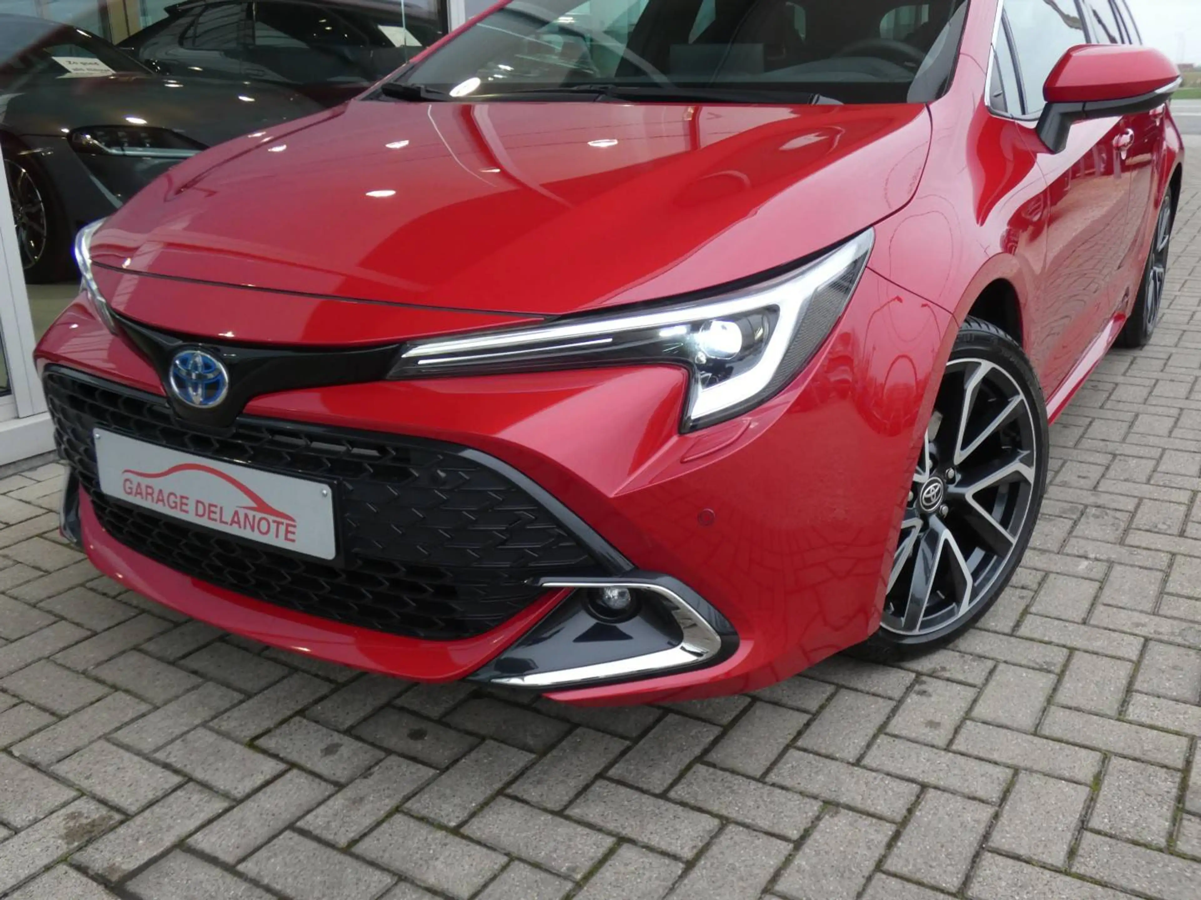 Toyota Corolla 2.0 Hybrid 196pk Premium +ZWART LEDER +Trekhaak +Sportzetels +Dodehoek +Elektrische koffer — photo 3