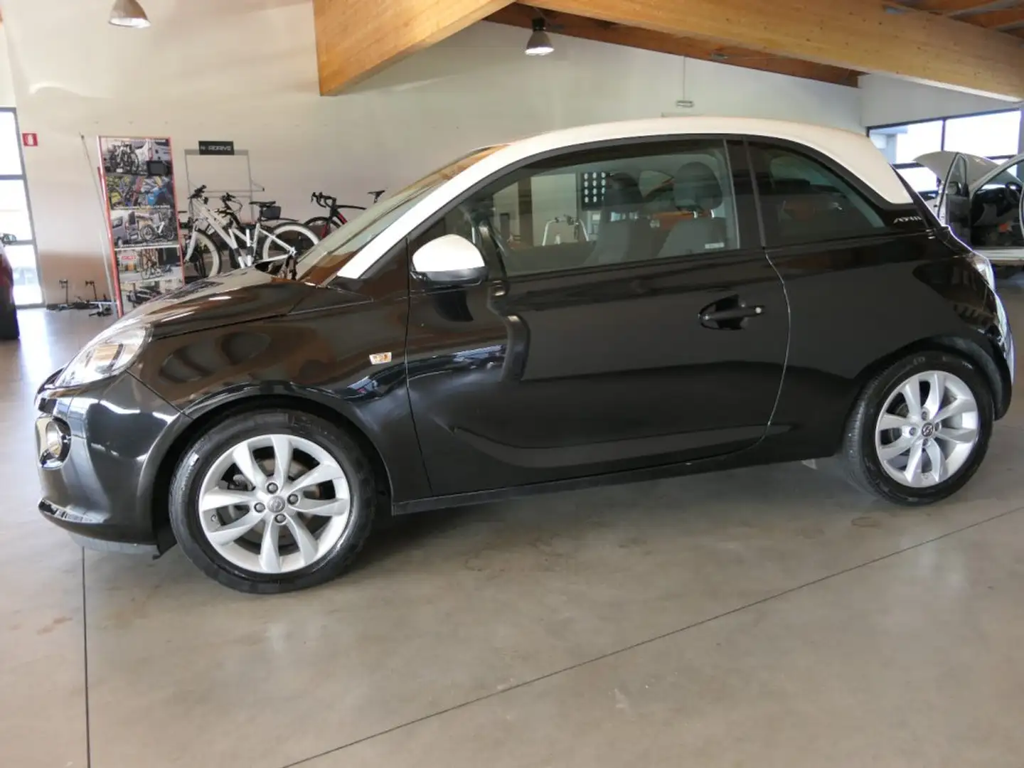 Opel Adam 1.2 70 CV Jam Schwarz - 1