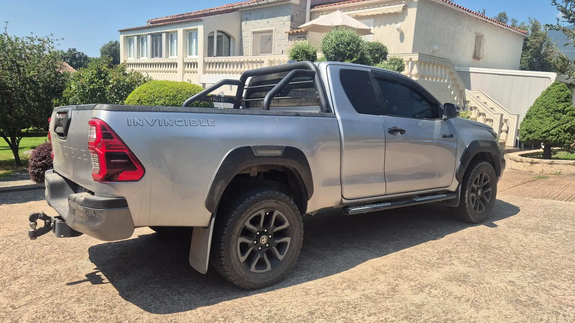 Toyota Hilux HILUX XCAB 4WD 2.8L 204ch BVA INVINCIBLE Gris - 2