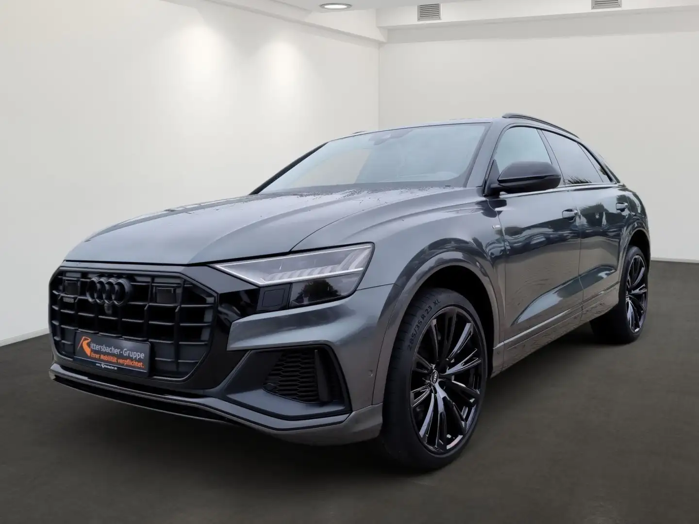 Audi Q8 55 TFSI e quattro s-line PANO B&O Privacy Grau - 2