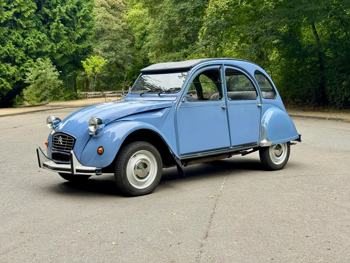 Citroen 2CV Club Bleu - 1