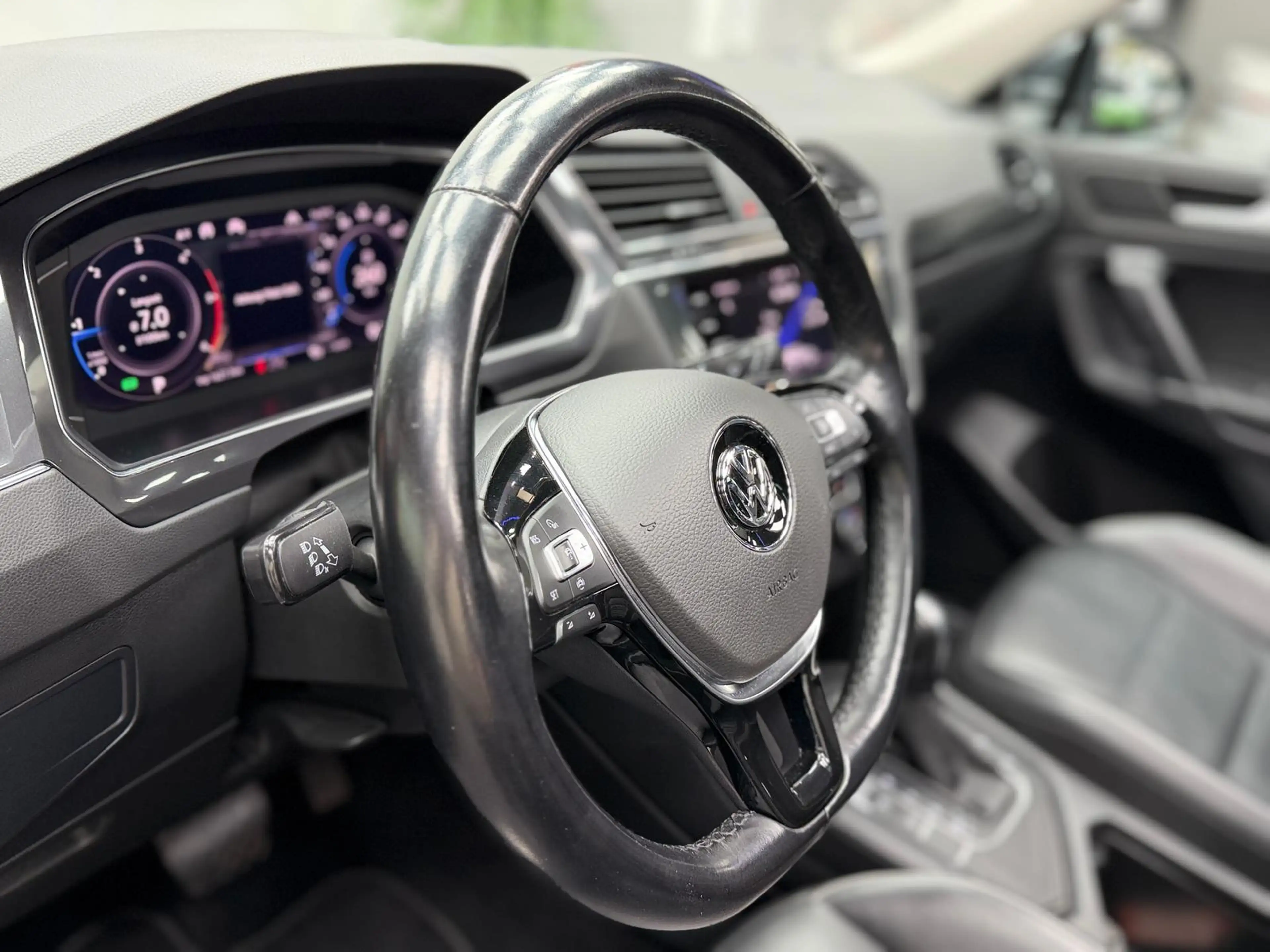 Volkswagen Tiguan Allspace R-Line 2.0TDI|PANO|VIRT|360°|ACC — photo 10