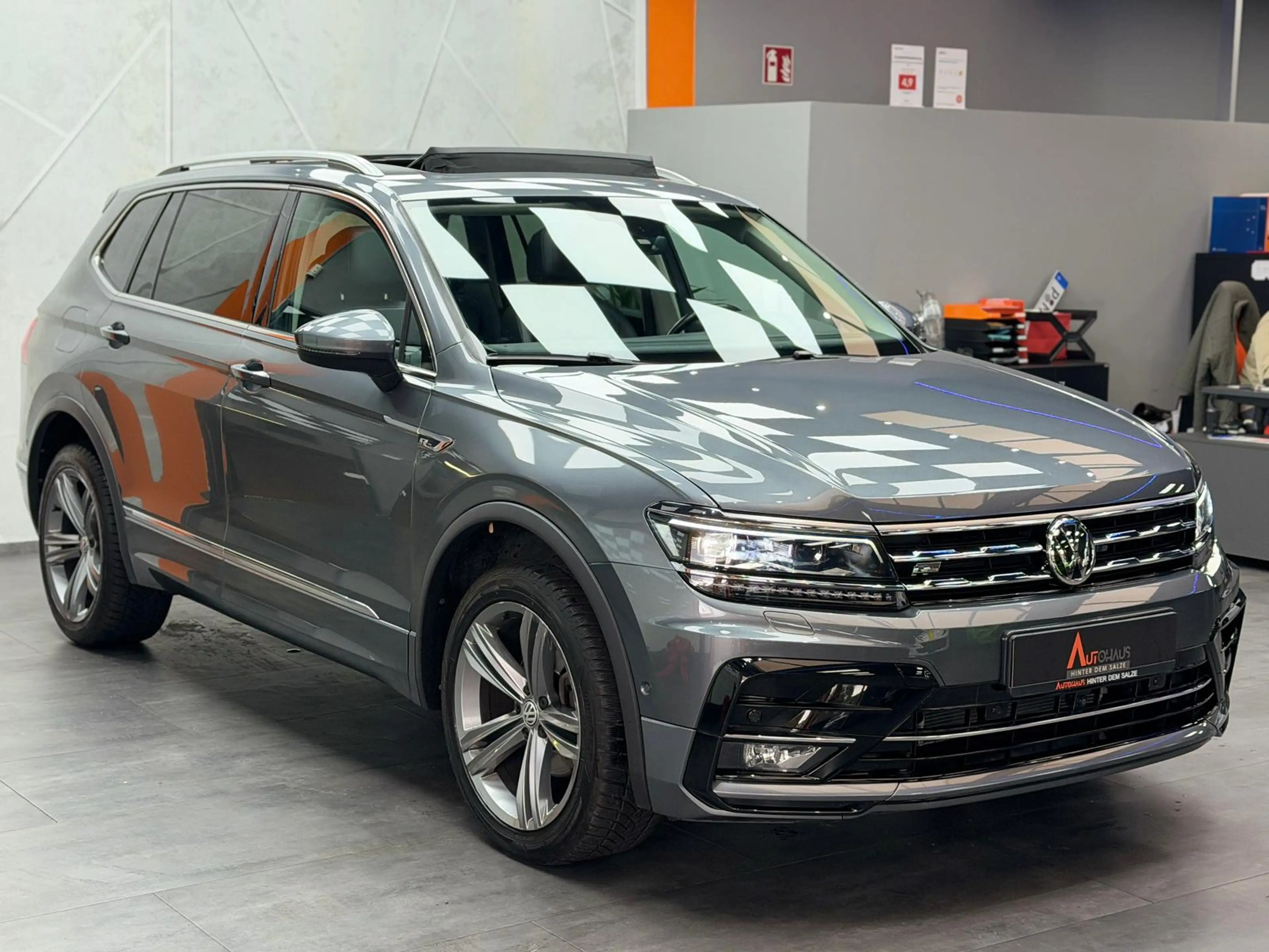 Volkswagen Tiguan Allspace R-Line 2.0TDI|PANO|VIRT|360°|ACC — photo 3