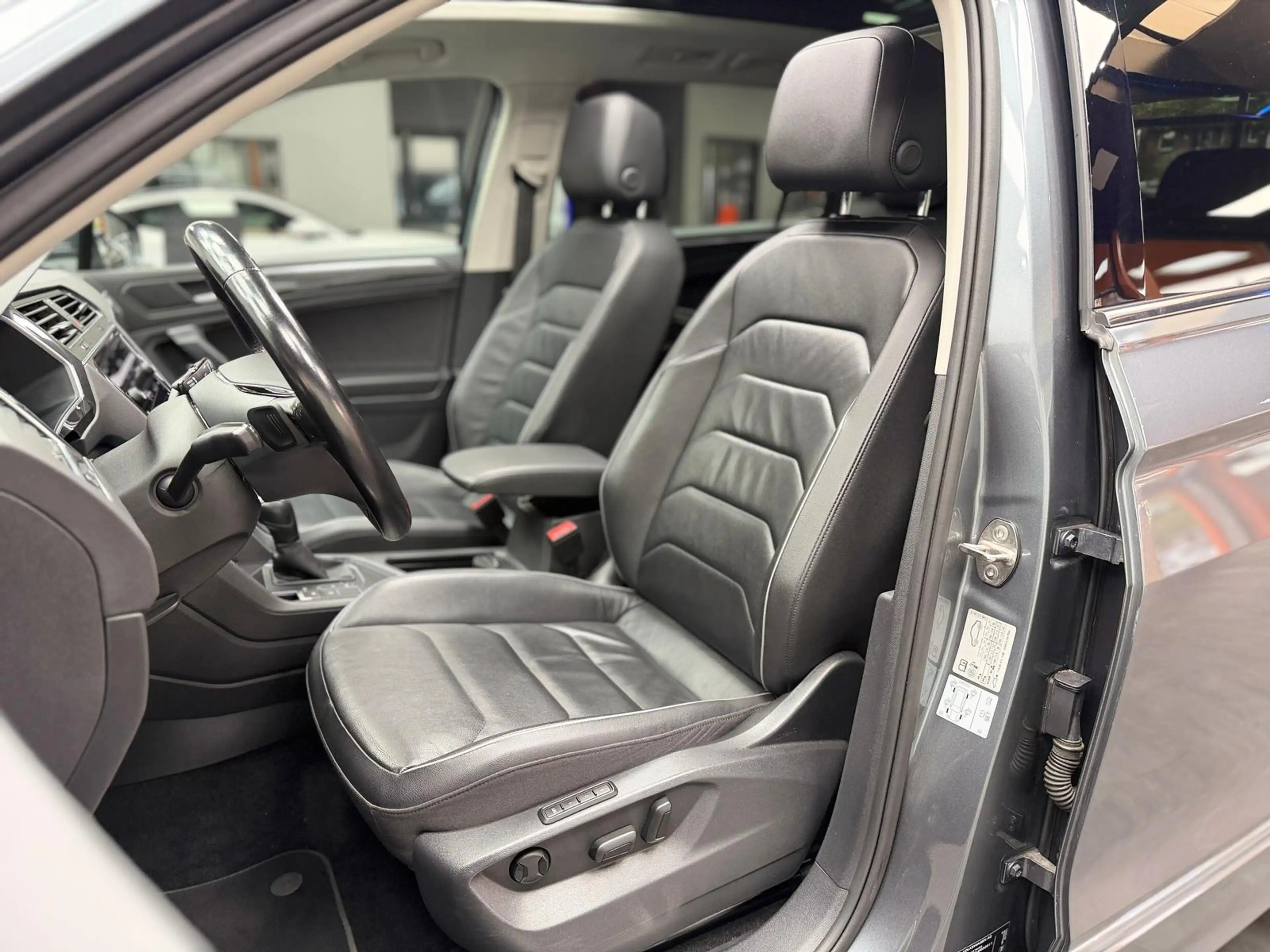 Volkswagen Tiguan Allspace R-Line 2.0TDI|PANO|VIRT|360°|ACC — photo 13