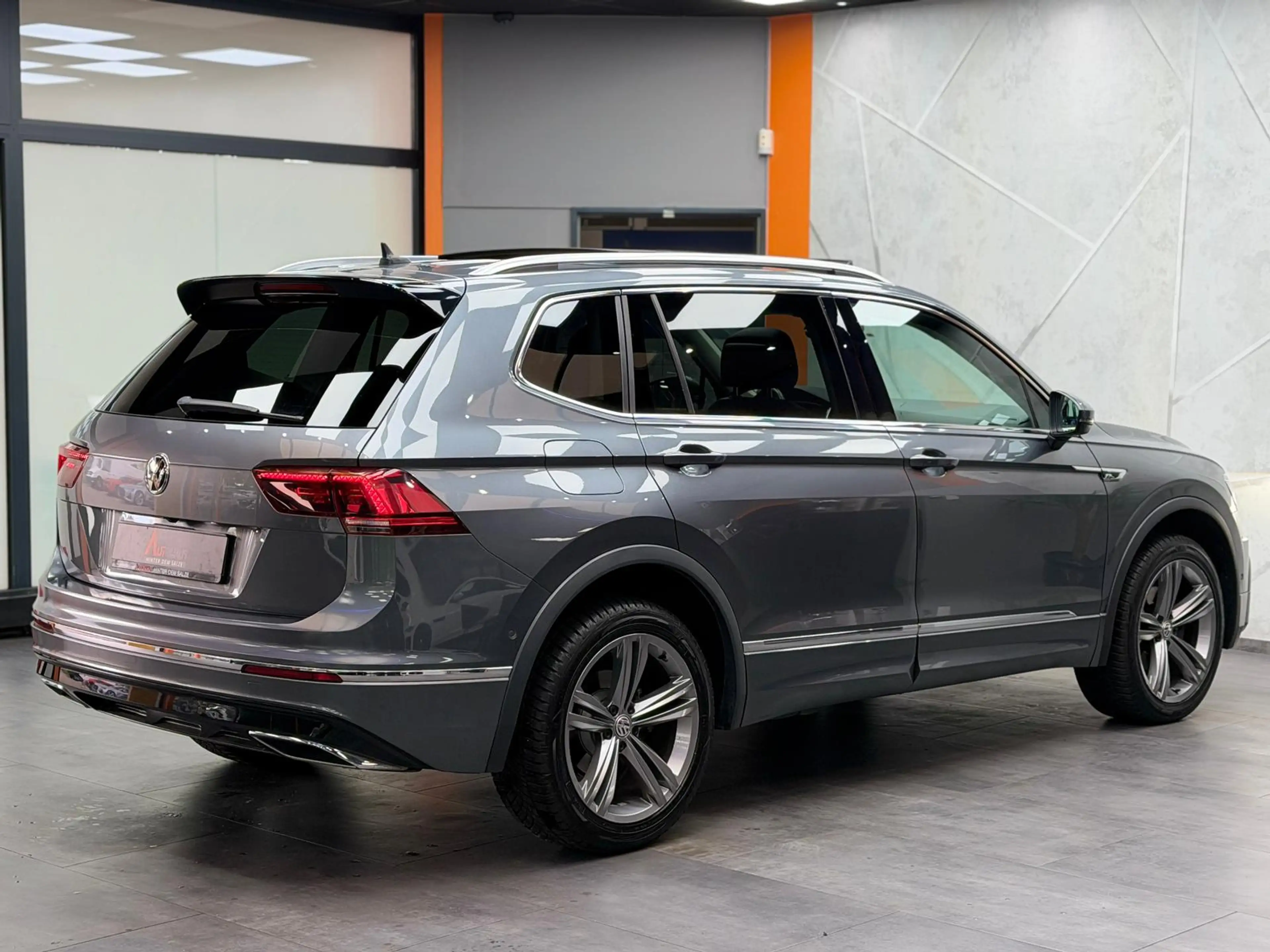 Volkswagen Tiguan Allspace R-Line 2.0TDI|PANO|VIRT|360°|ACC — photo 8
