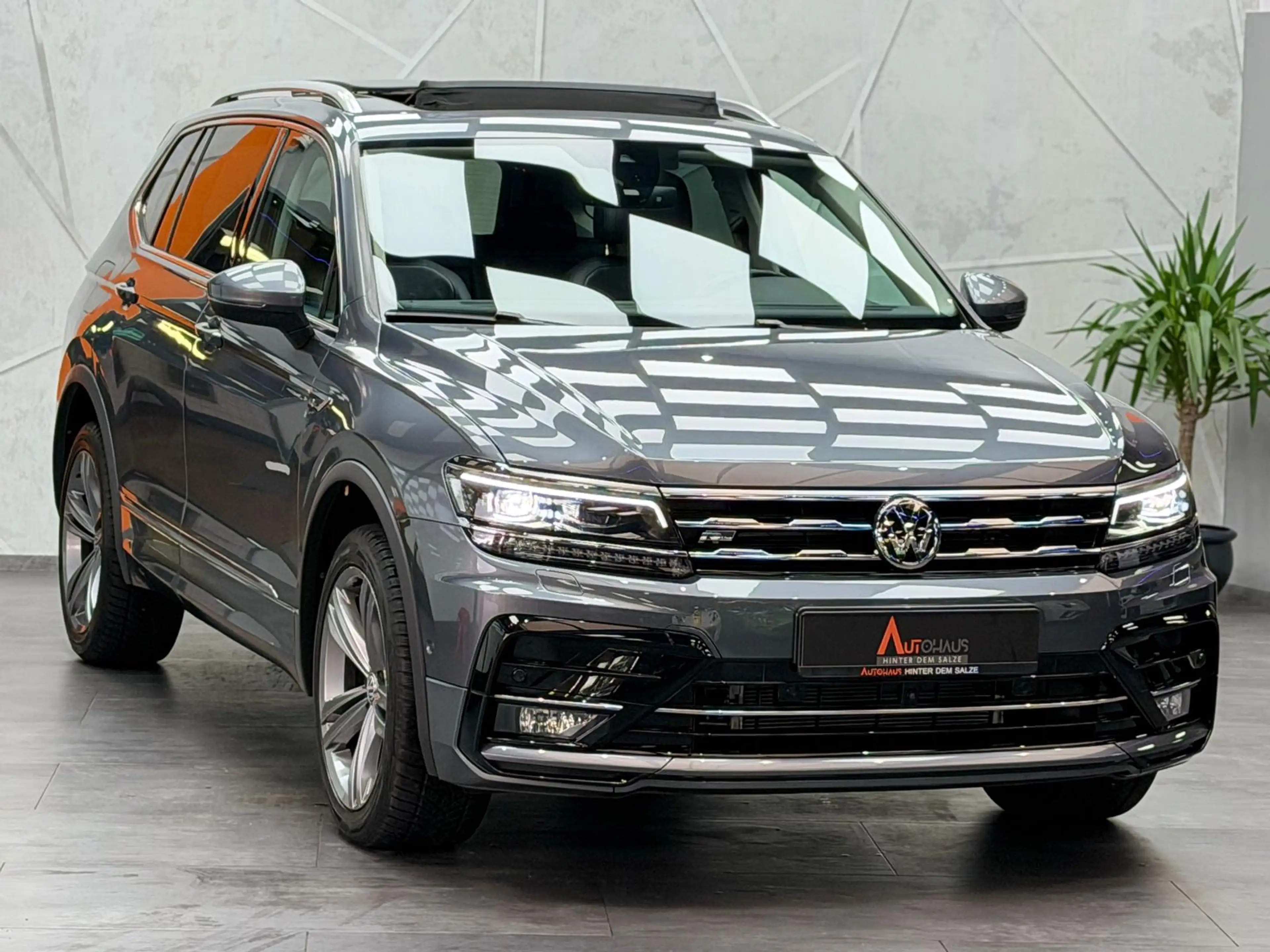 Volkswagen Tiguan Allspace R-Line 2.0TDI|PANO|VIRT|360°|ACC — photo 2