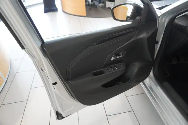 Opel Corsa view 13