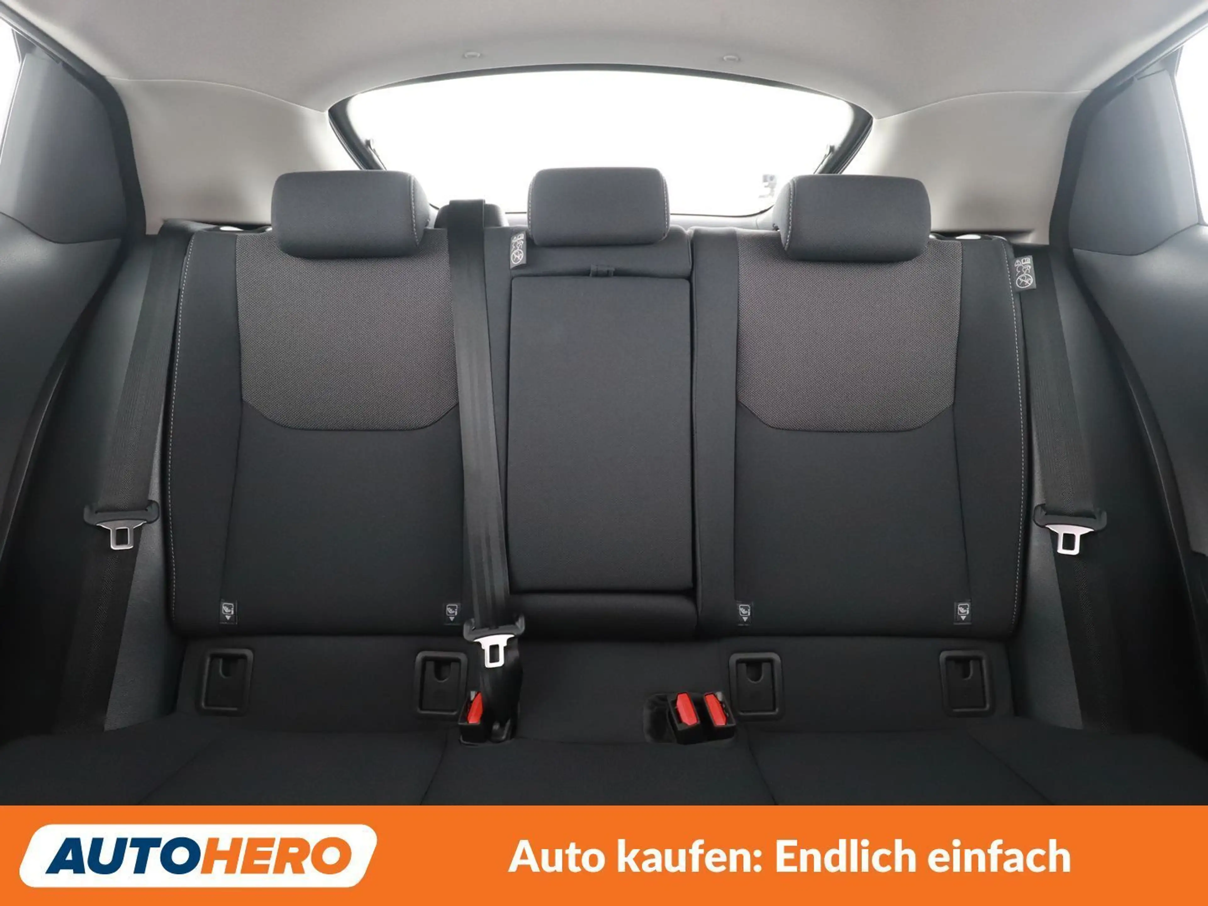 Toyota Prius 2.0 Plug-in Hybrid Executive — photo 15