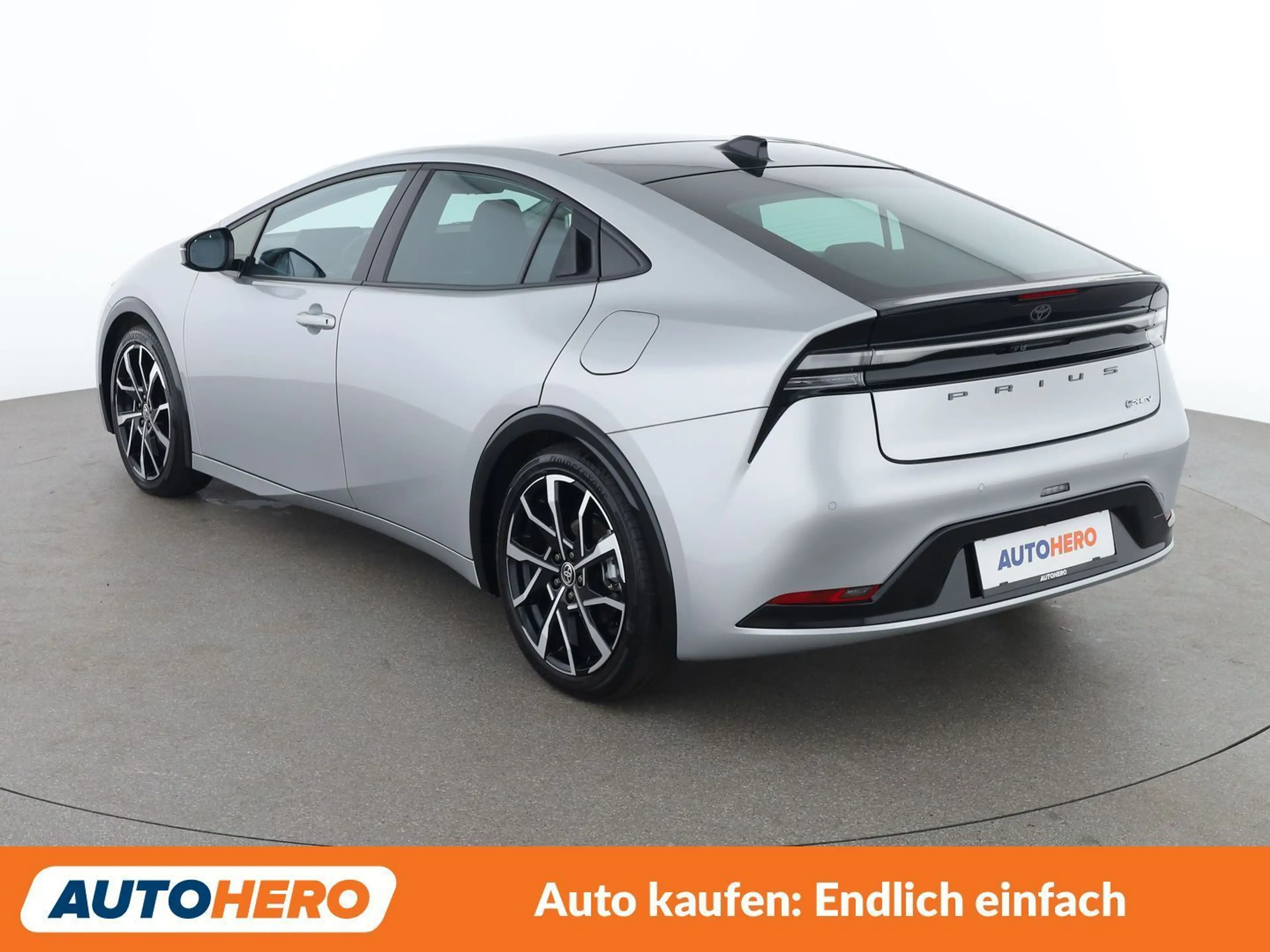 Toyota Prius 2.0 Plug-in Hybrid Executive — photo 4