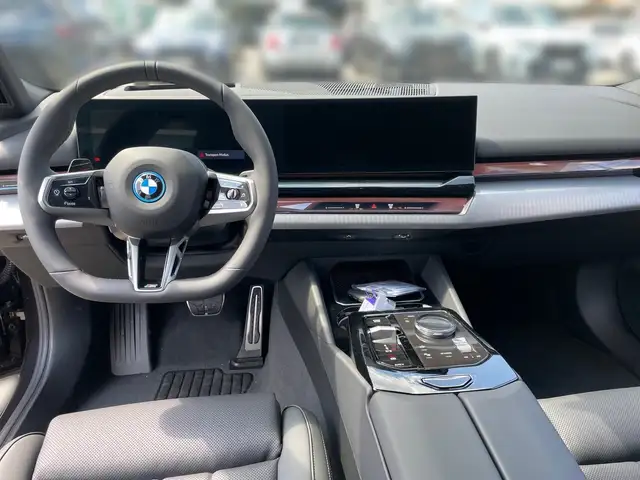 BMW I5 view 9