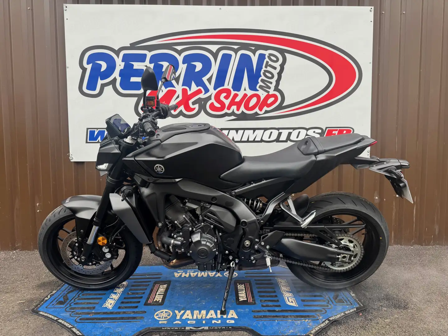 Yamaha MT-09 Noir - 1