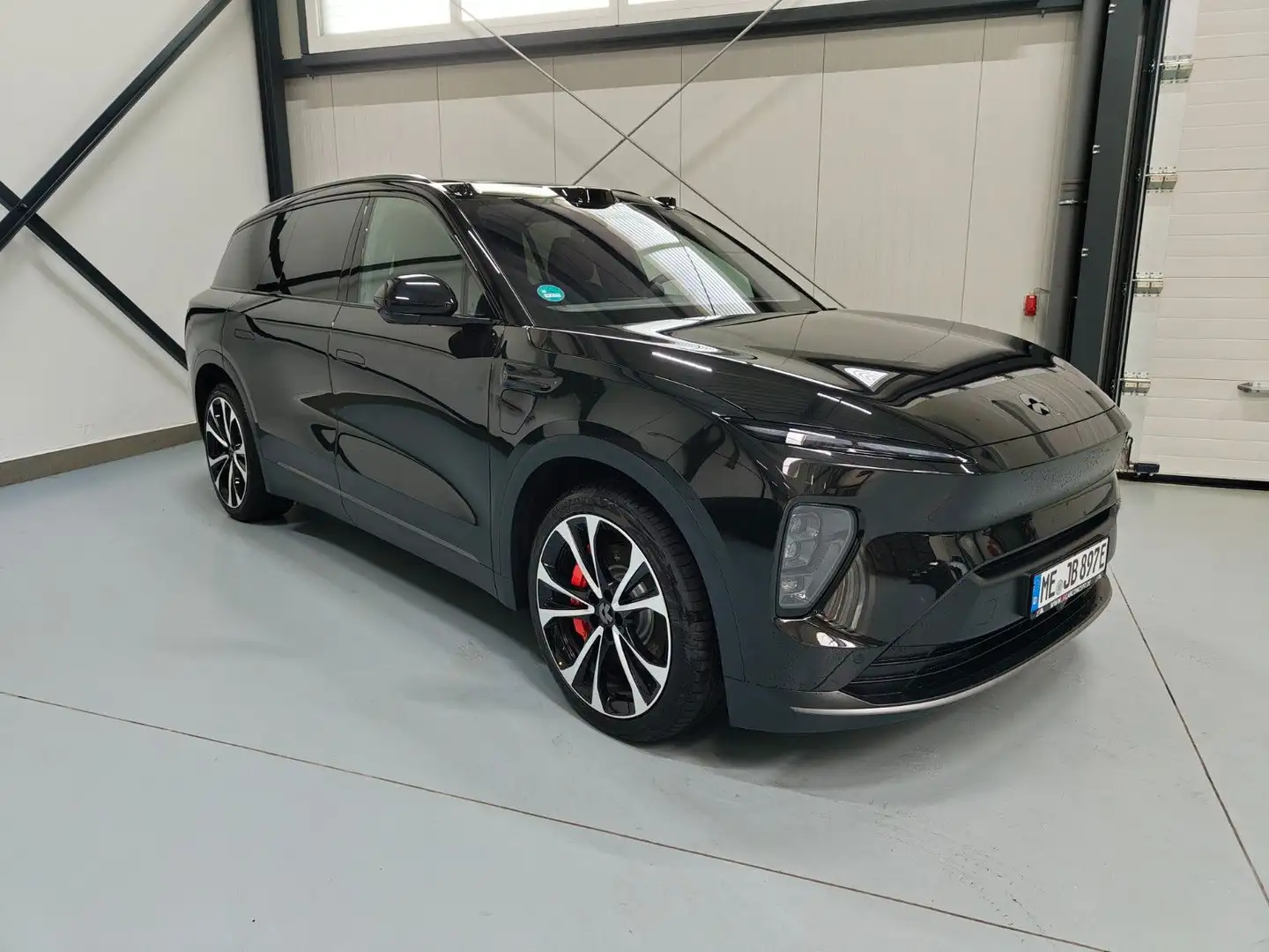 NIO EL8 Executive 100kWh 22" AHK Premium NOMI BaaS Schwarz - 1